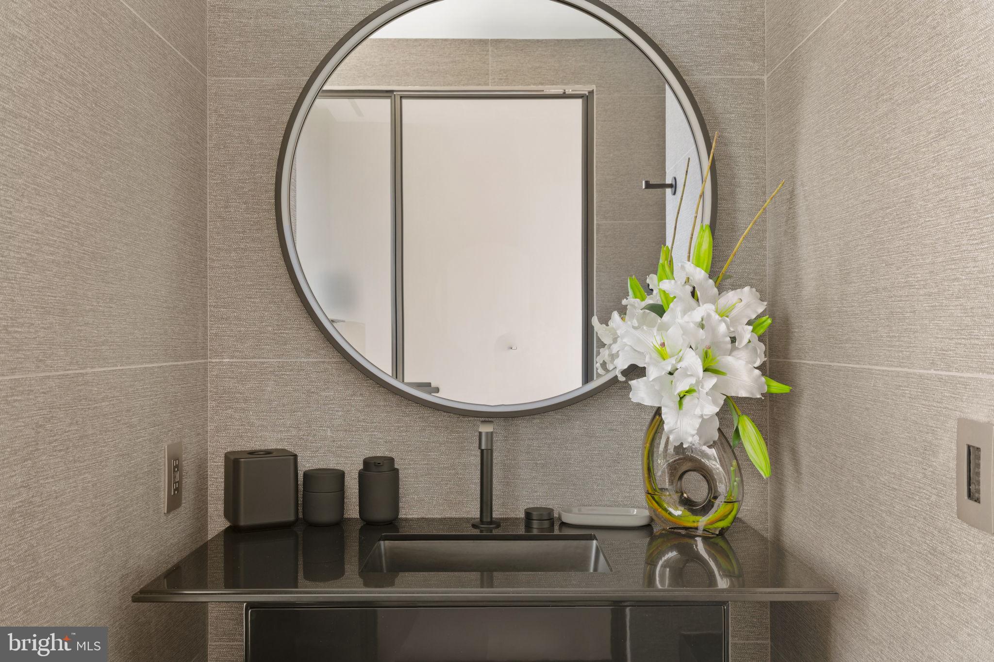 An Extraordinary Custom Full Floor Trophy Unit at 500 WalnutLocated wi – image 60