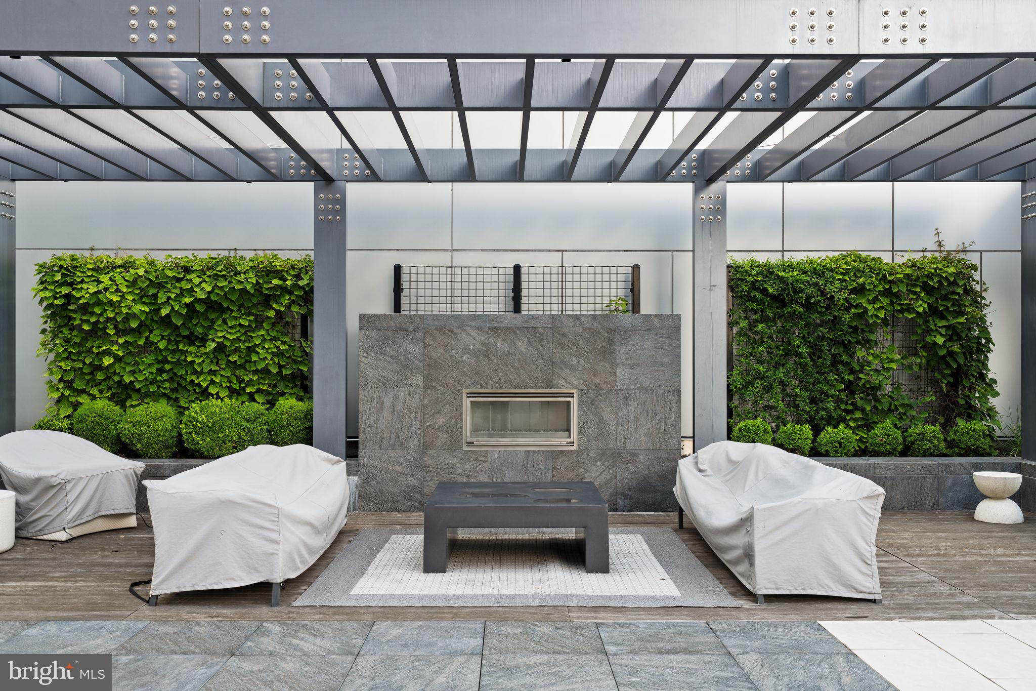 An Extraordinary Custom Full Floor Trophy Unit at 500 WalnutLocated wi – image 124