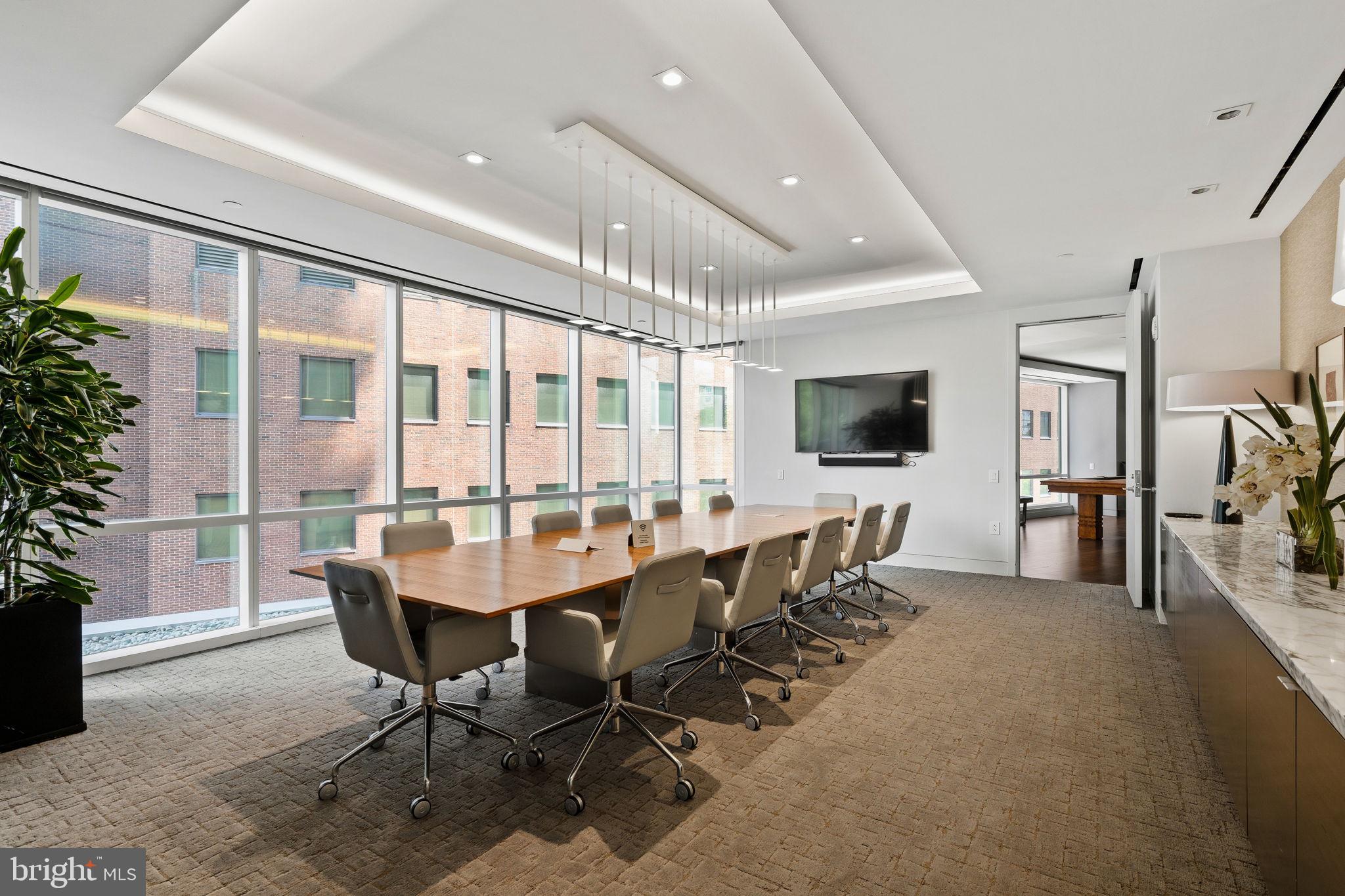 An Extraordinary Custom Full Floor Trophy Unit at 500 WalnutLocated wi – image 121