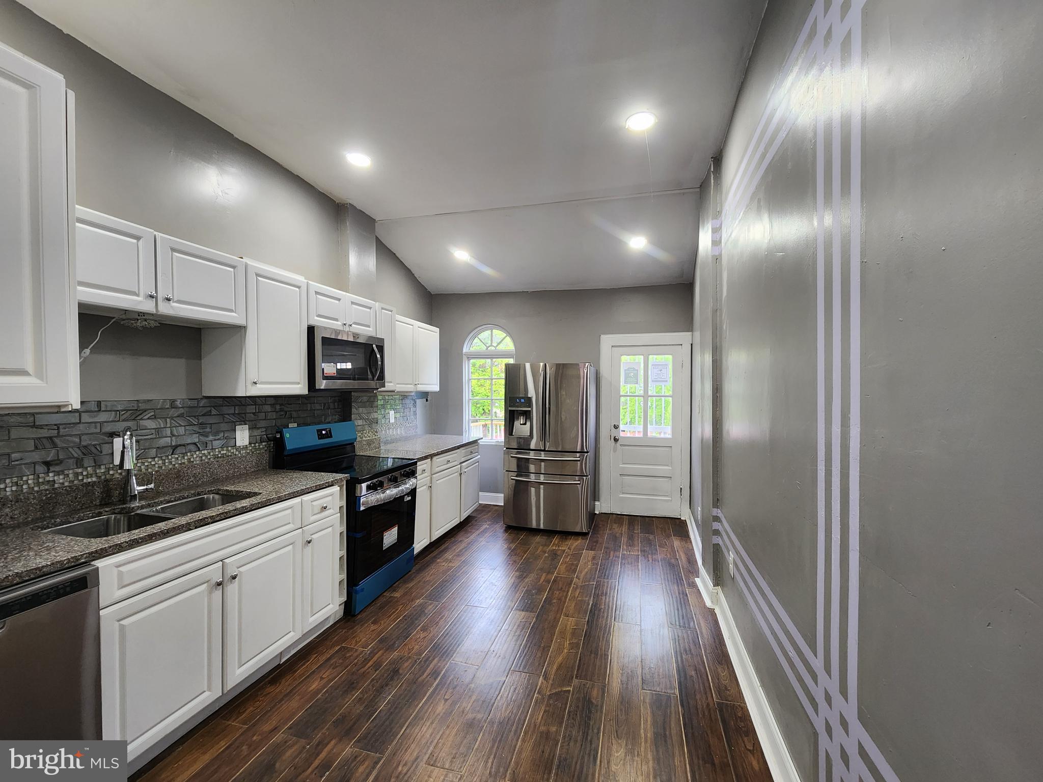 MIDTOWN EDMONDSON - Residential