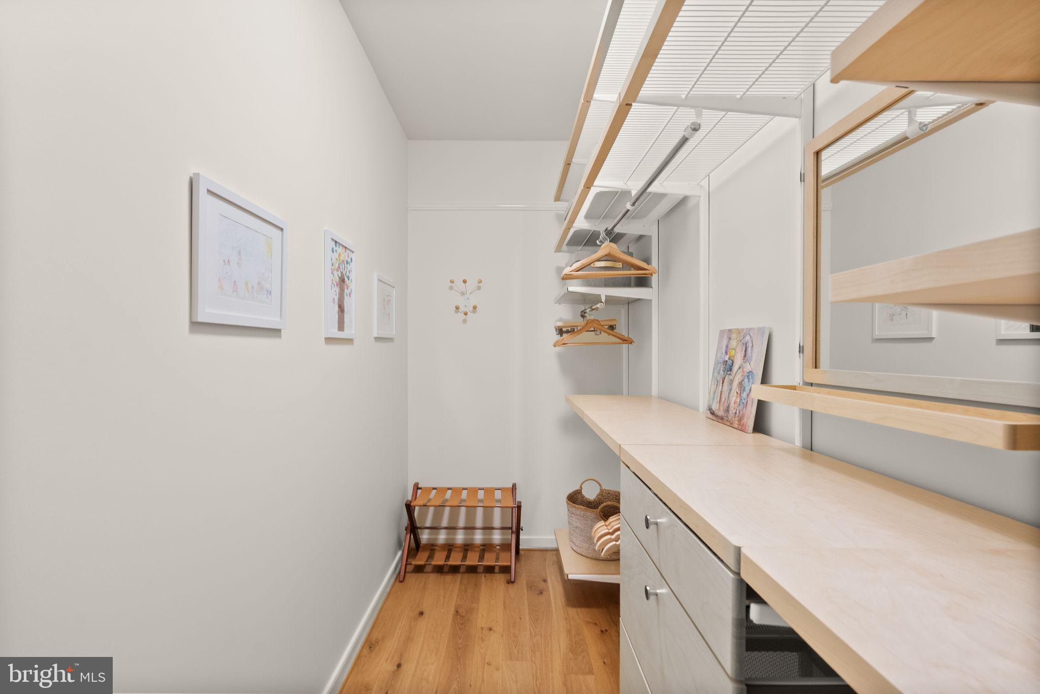 THE SIGNET - Residential