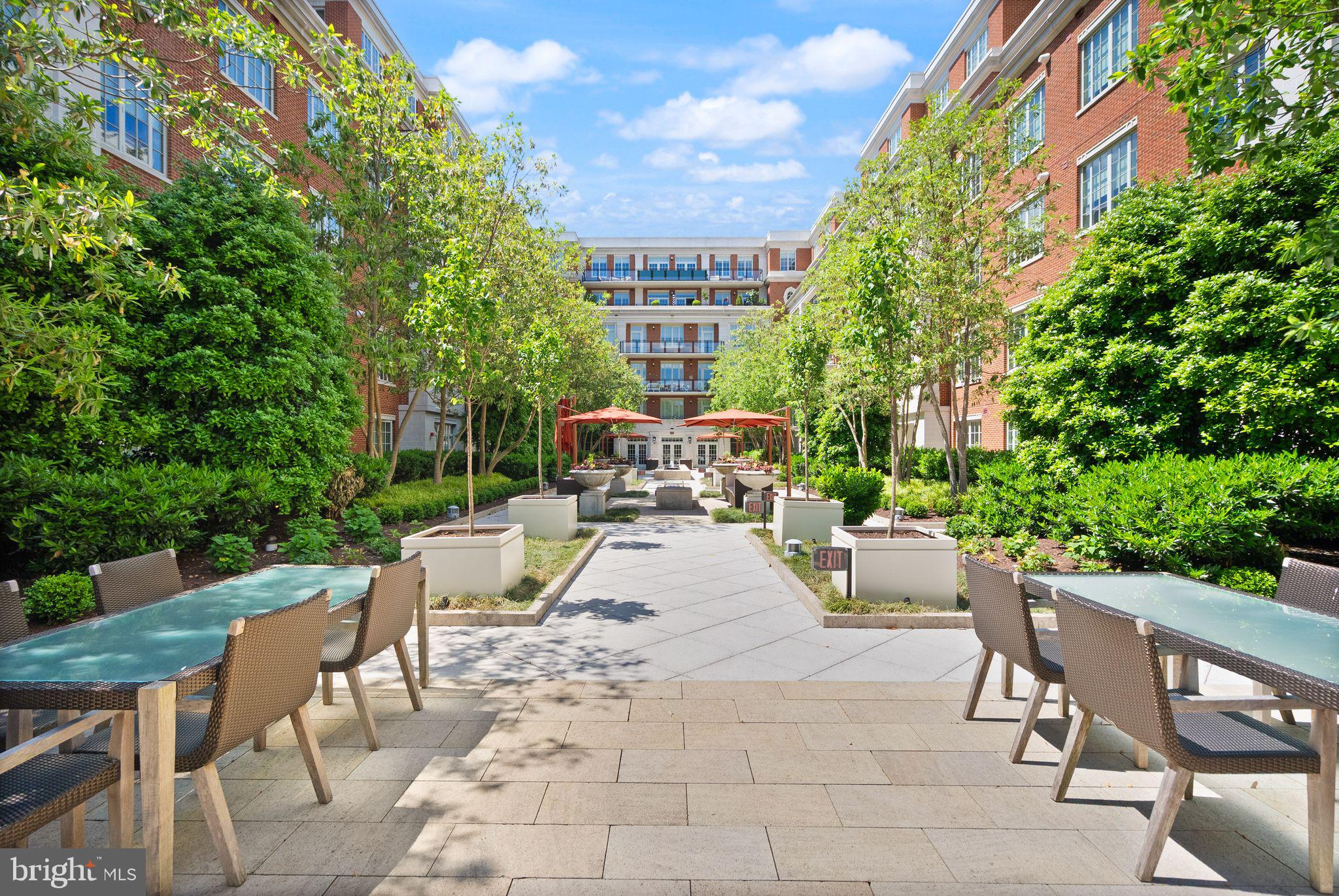 THE SIGNET - Residential