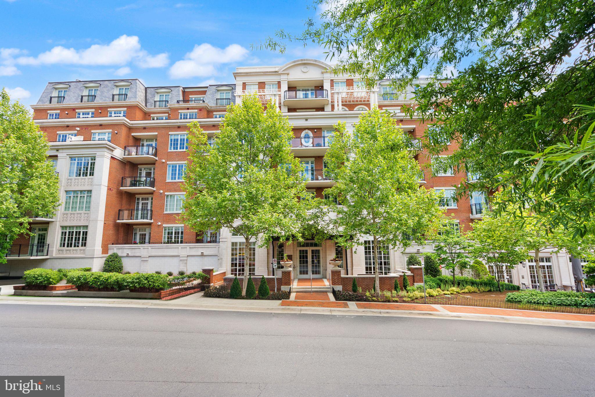 THE SIGNET - Residential