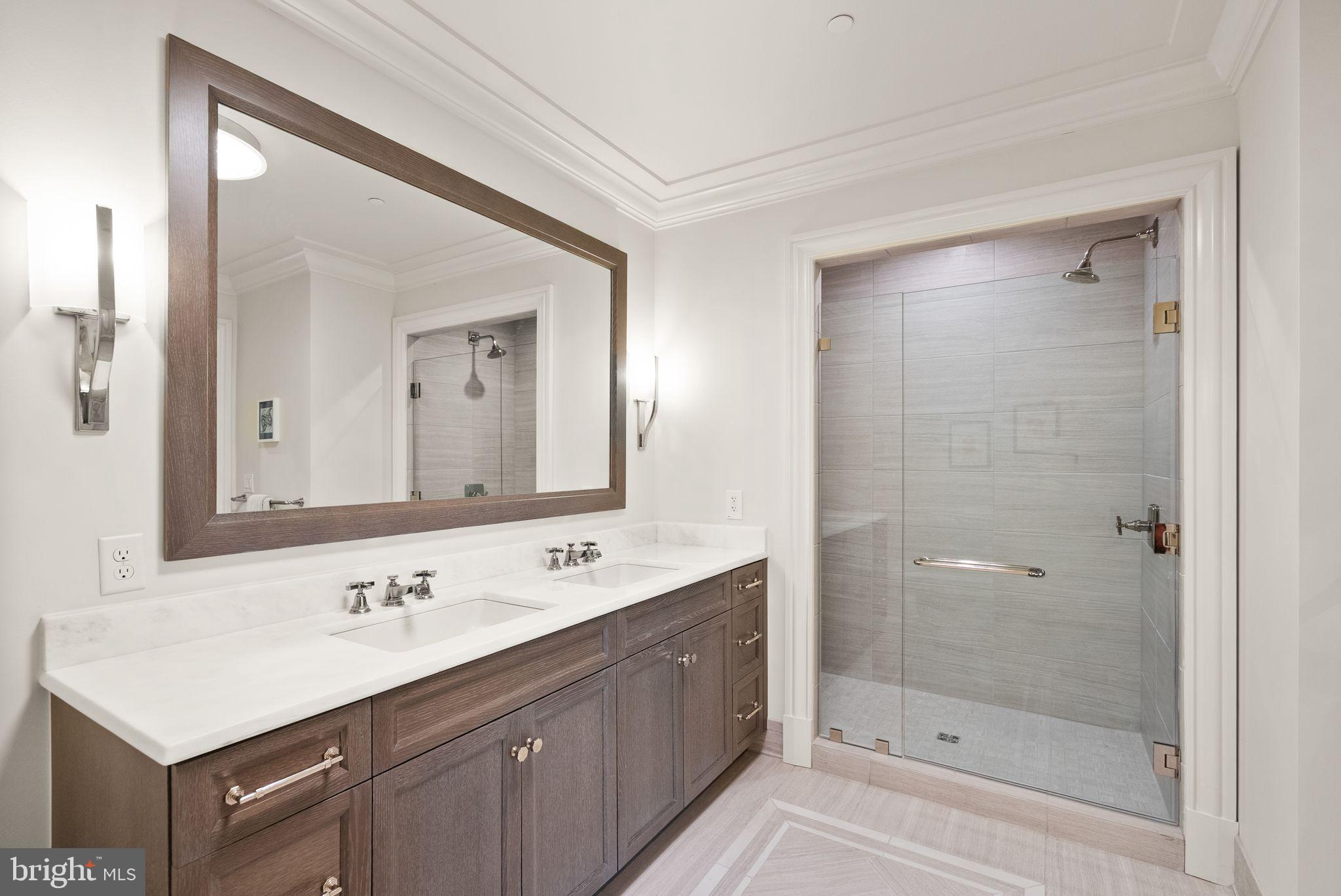 THE SIGNET - Residential