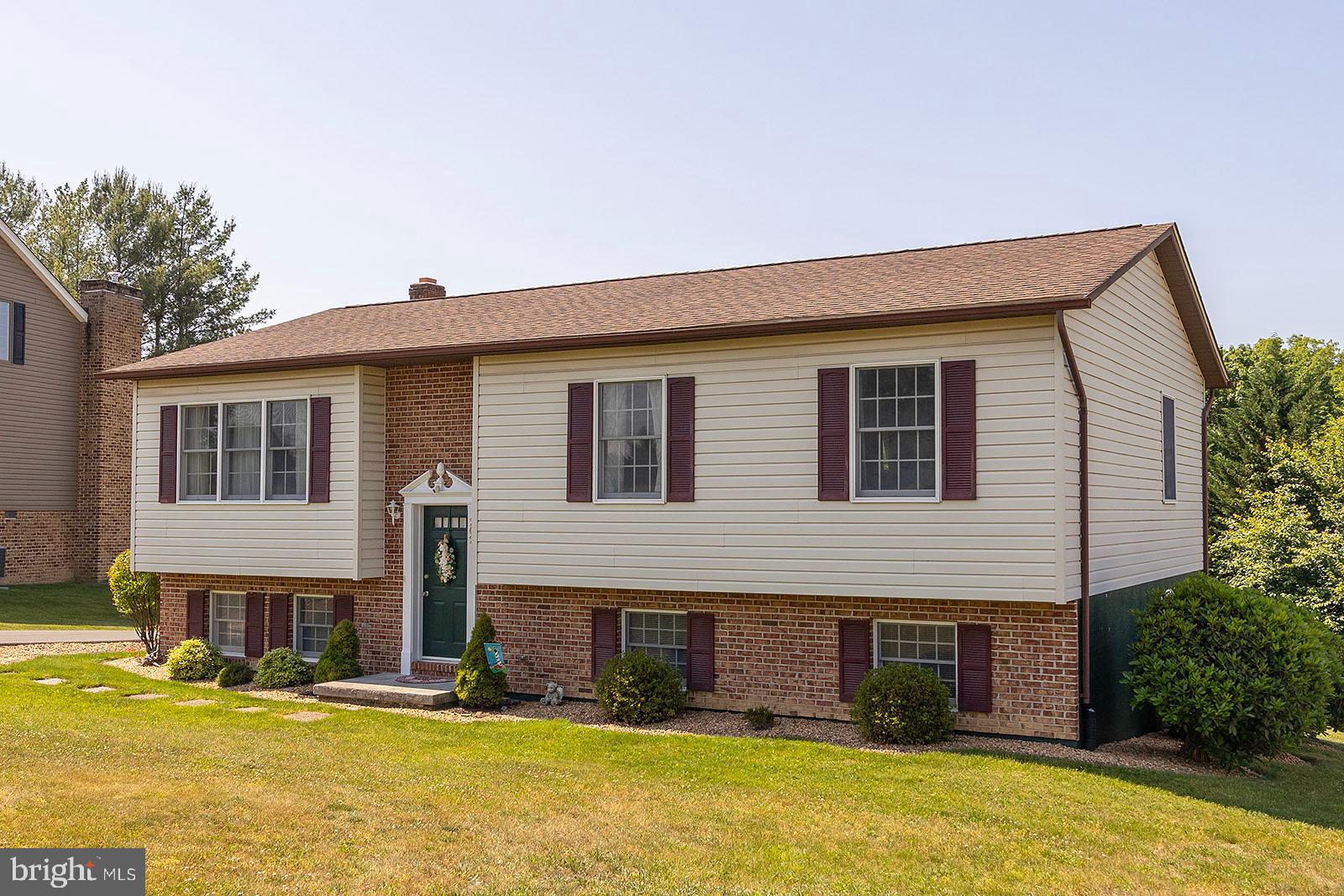 LAKE HOLIDAY ESTATES - Residential