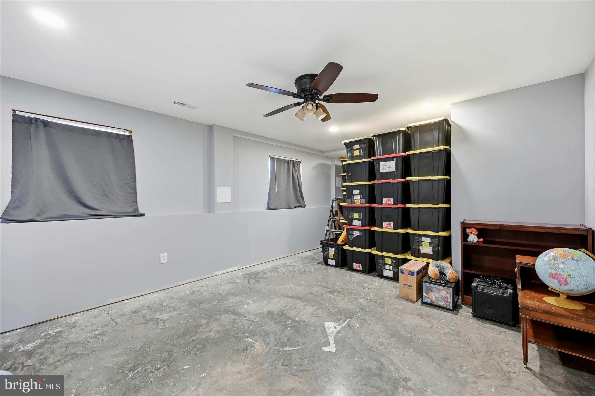 LAKE HOLIDAY ESTATES - Residential