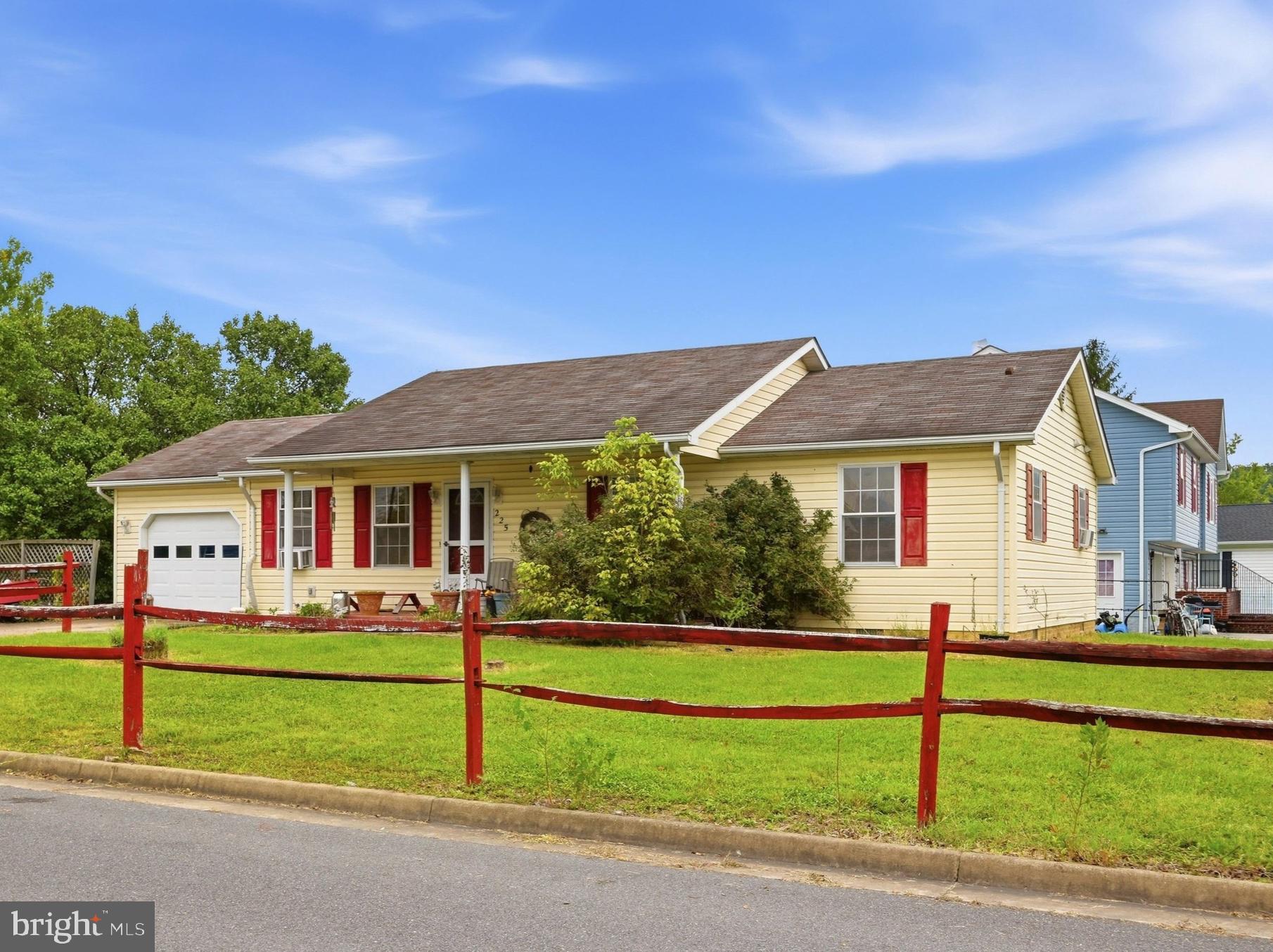 225 DUKE CIRCLE