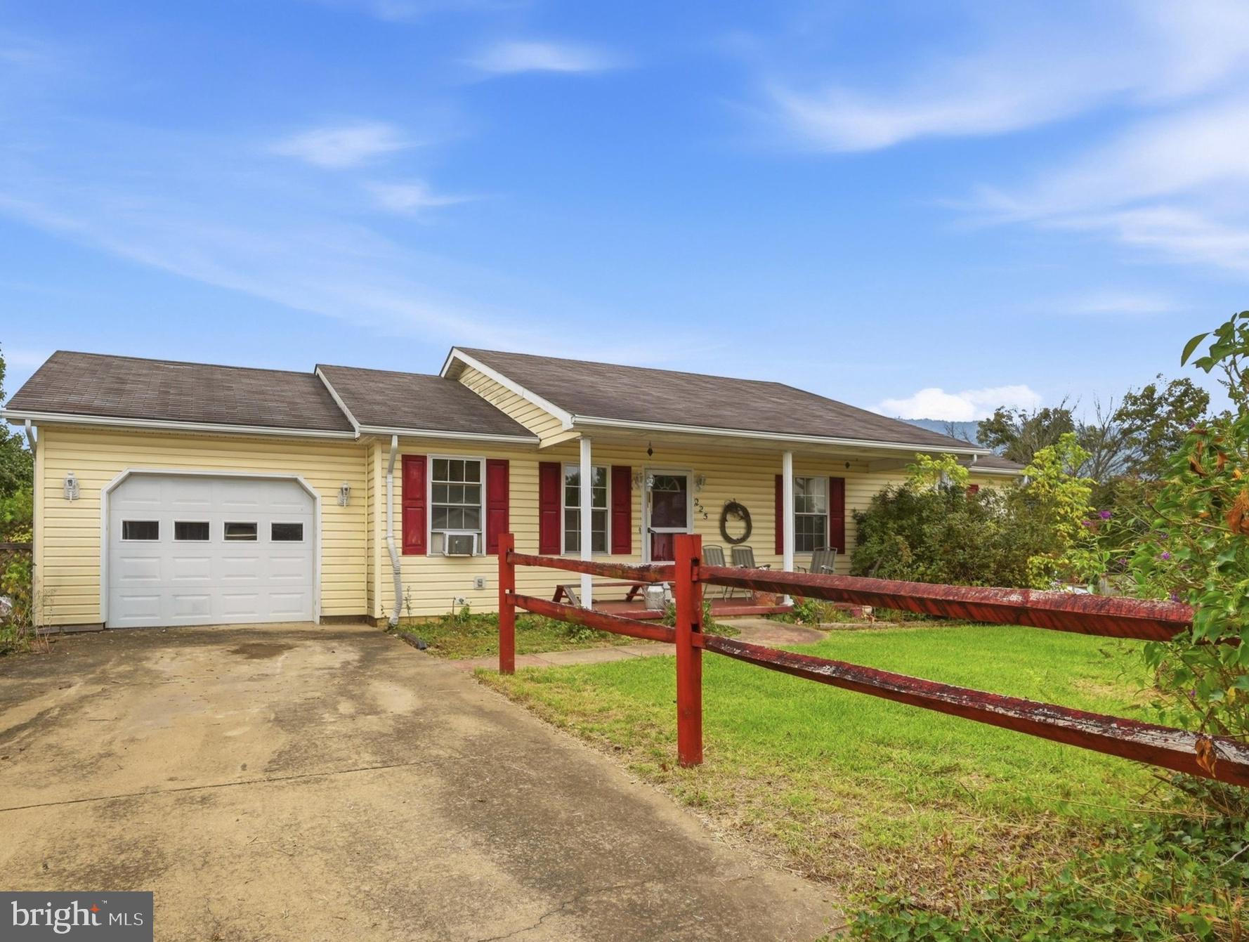 225 DUKE CIRCLE