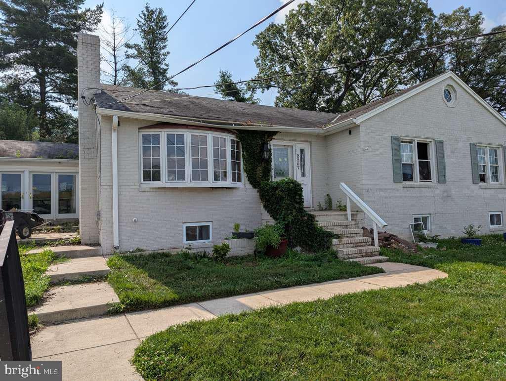 2207 HAMMONDS FERRY ROAD