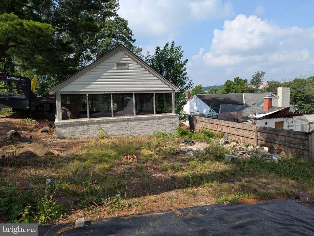 2207 HAMMONDS FERRY ROAD