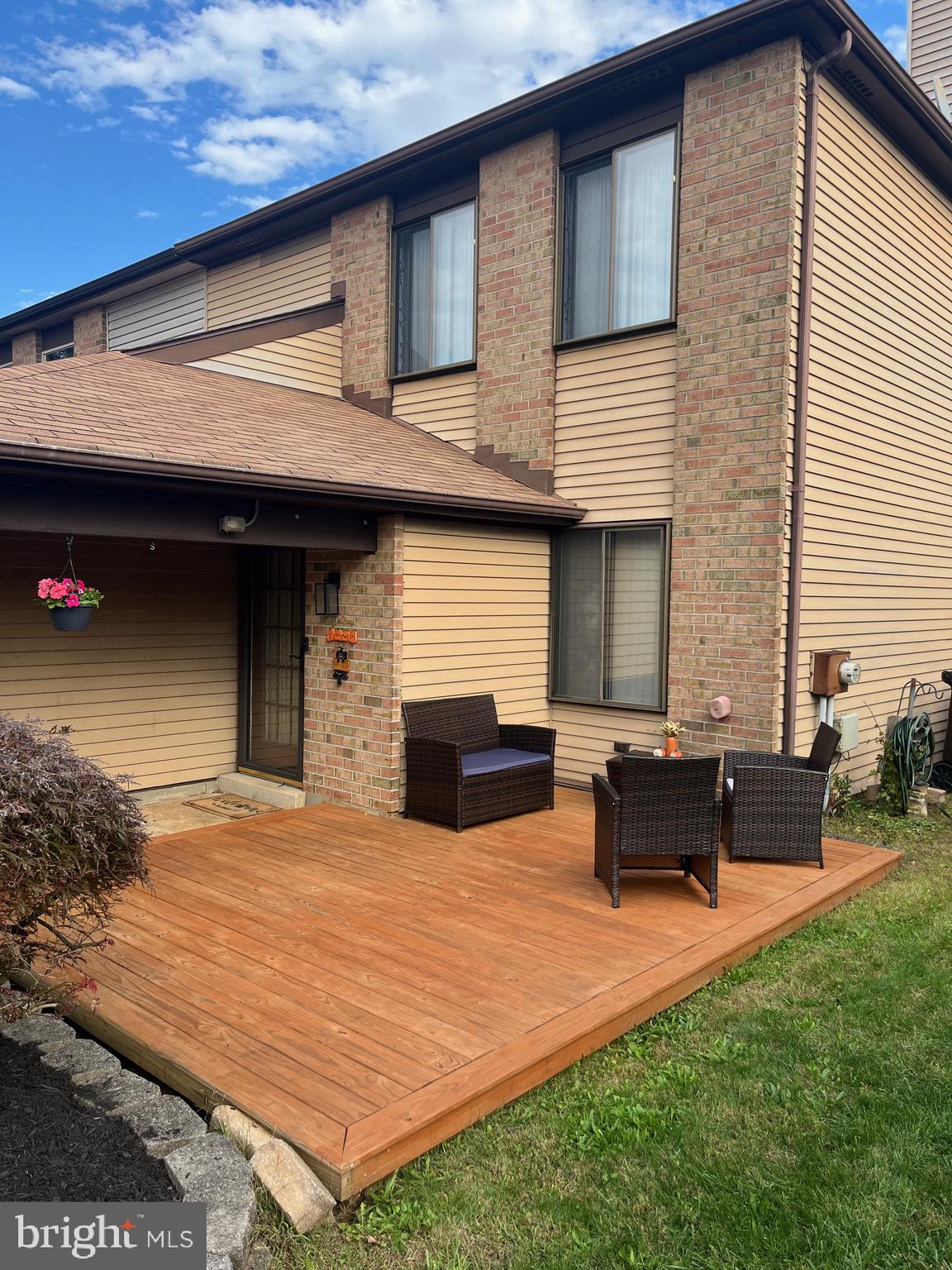 6505 SENATOR LANE