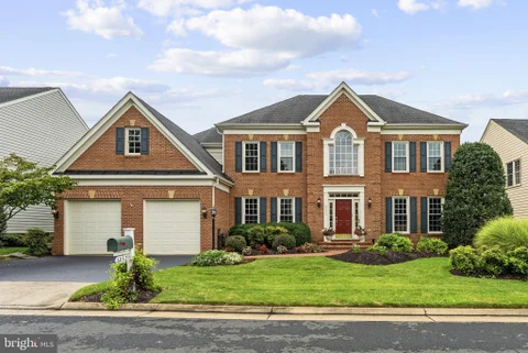 6032 Erinblair Loop, Haymarket, VA MLS: VAPW2130262