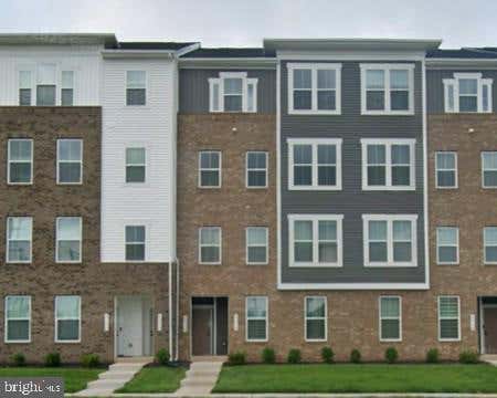 Townhouse For Rent - 8018 Williamson Boulevard<br/> MANASSAS, VA 20109