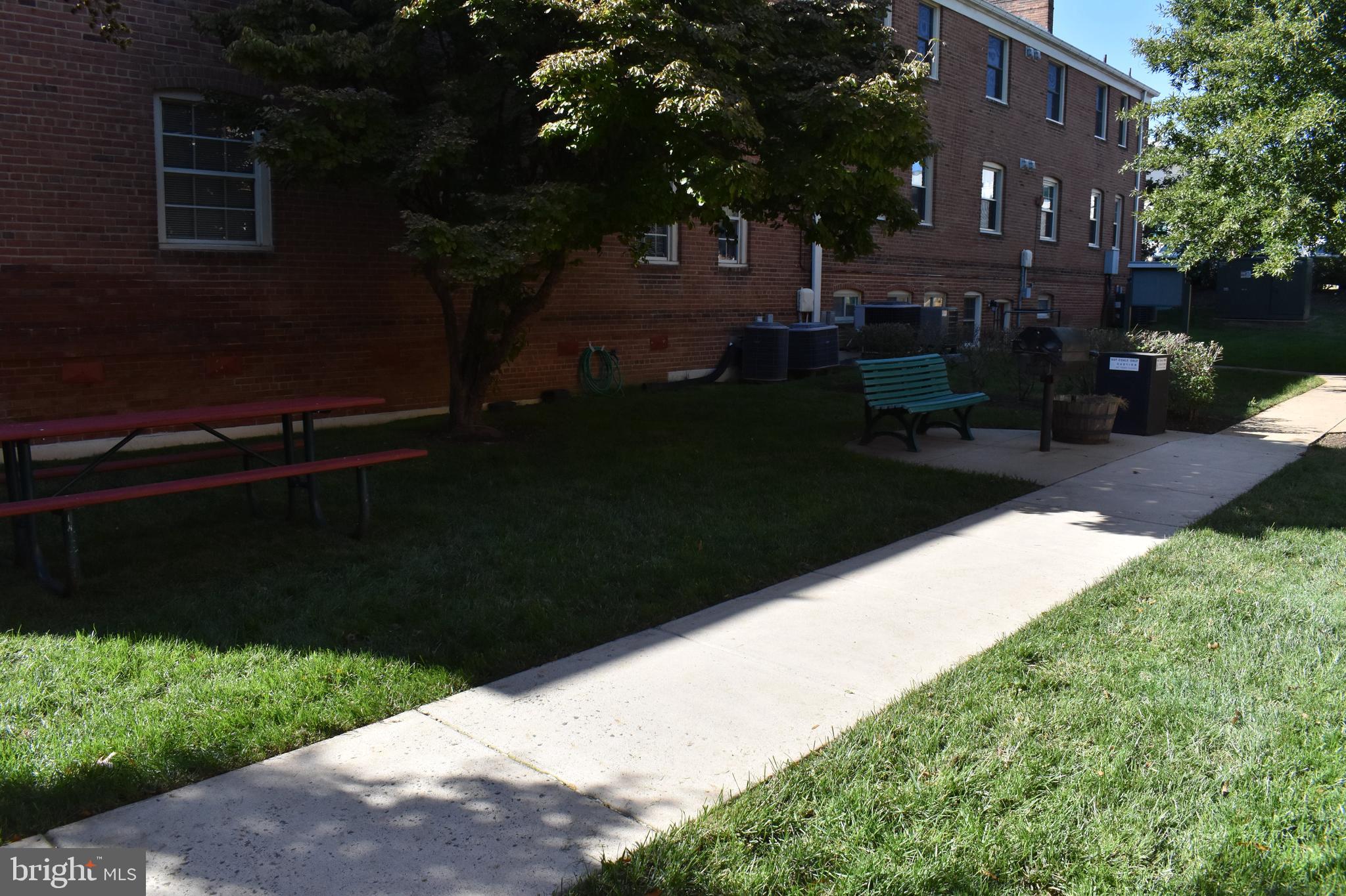 CAMBRIDGE COURTS - Residential Lease