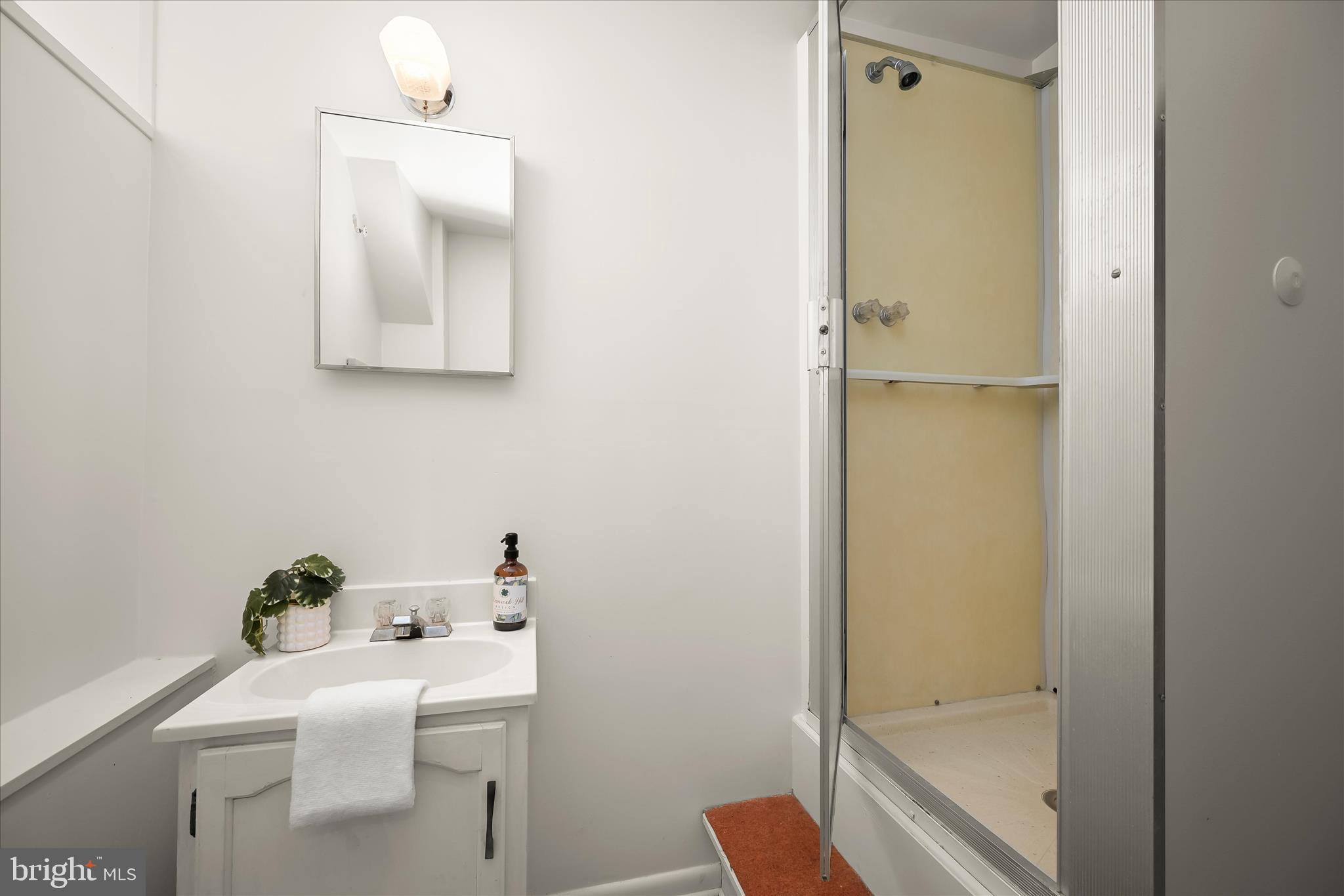 OAK SPRINGS - Residential