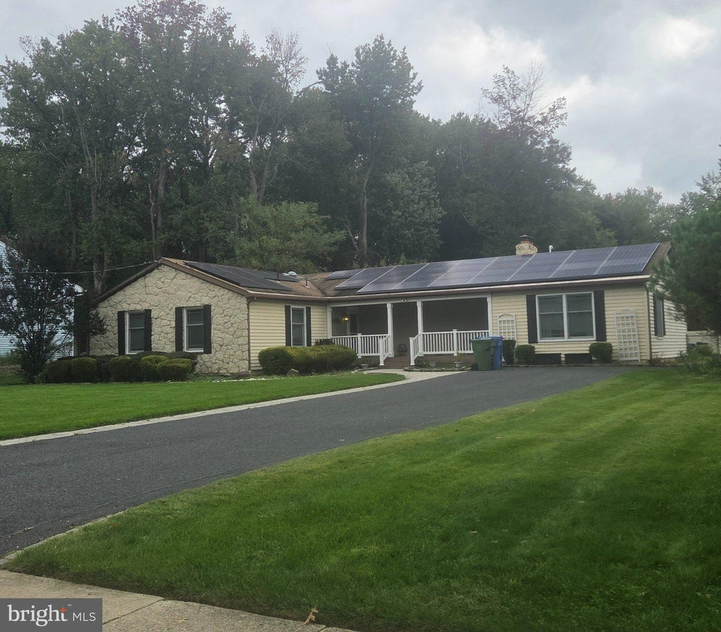 Photo of 626 Mercer St. Street, CHERRY HILL, NJ 08002 (MLS # NJCD2128554)