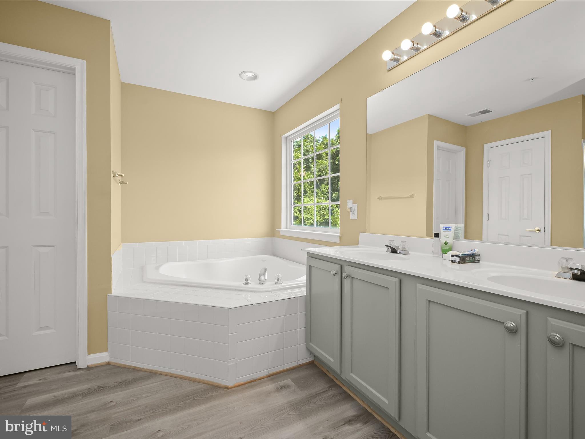 GLENN ESTATES - Residential