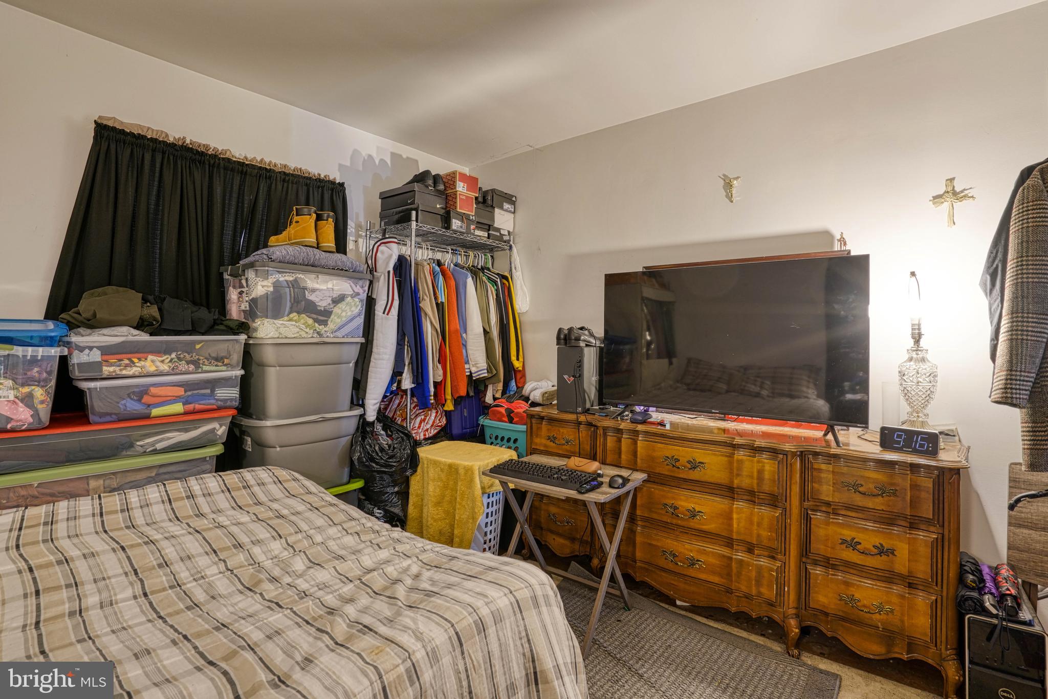 RACE STREET - Residential