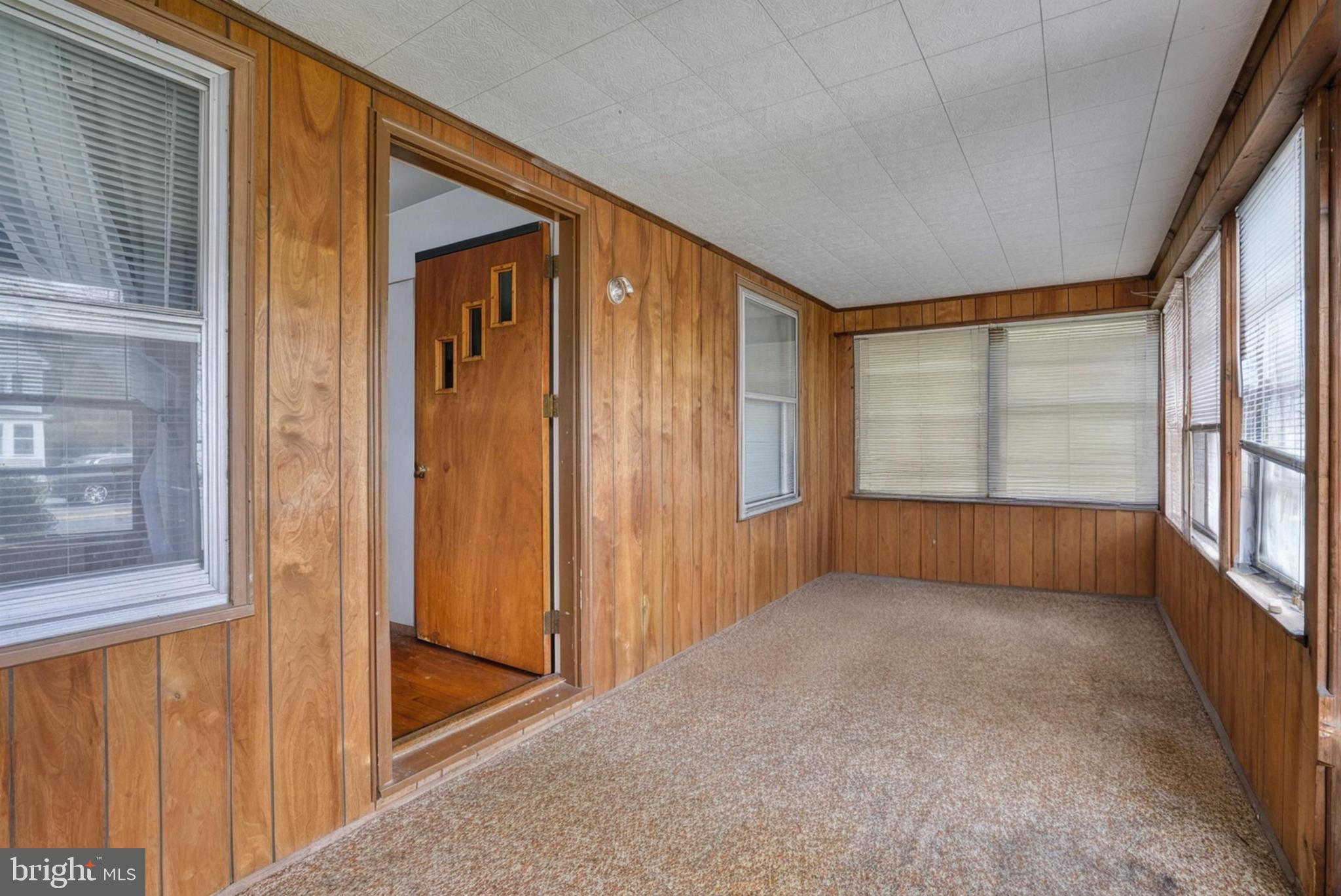 RACE STREET - Residential