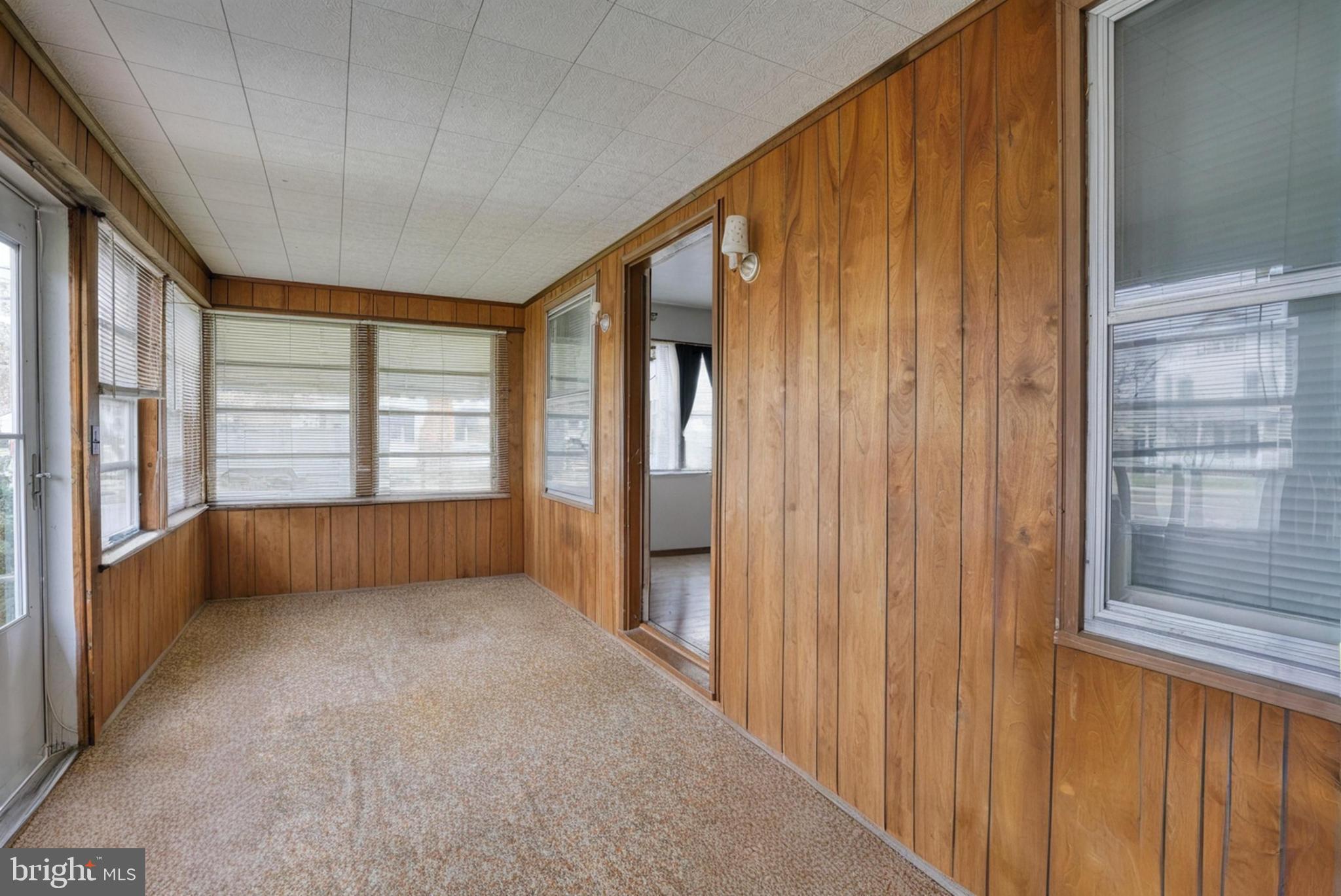 RACE STREET - Residential