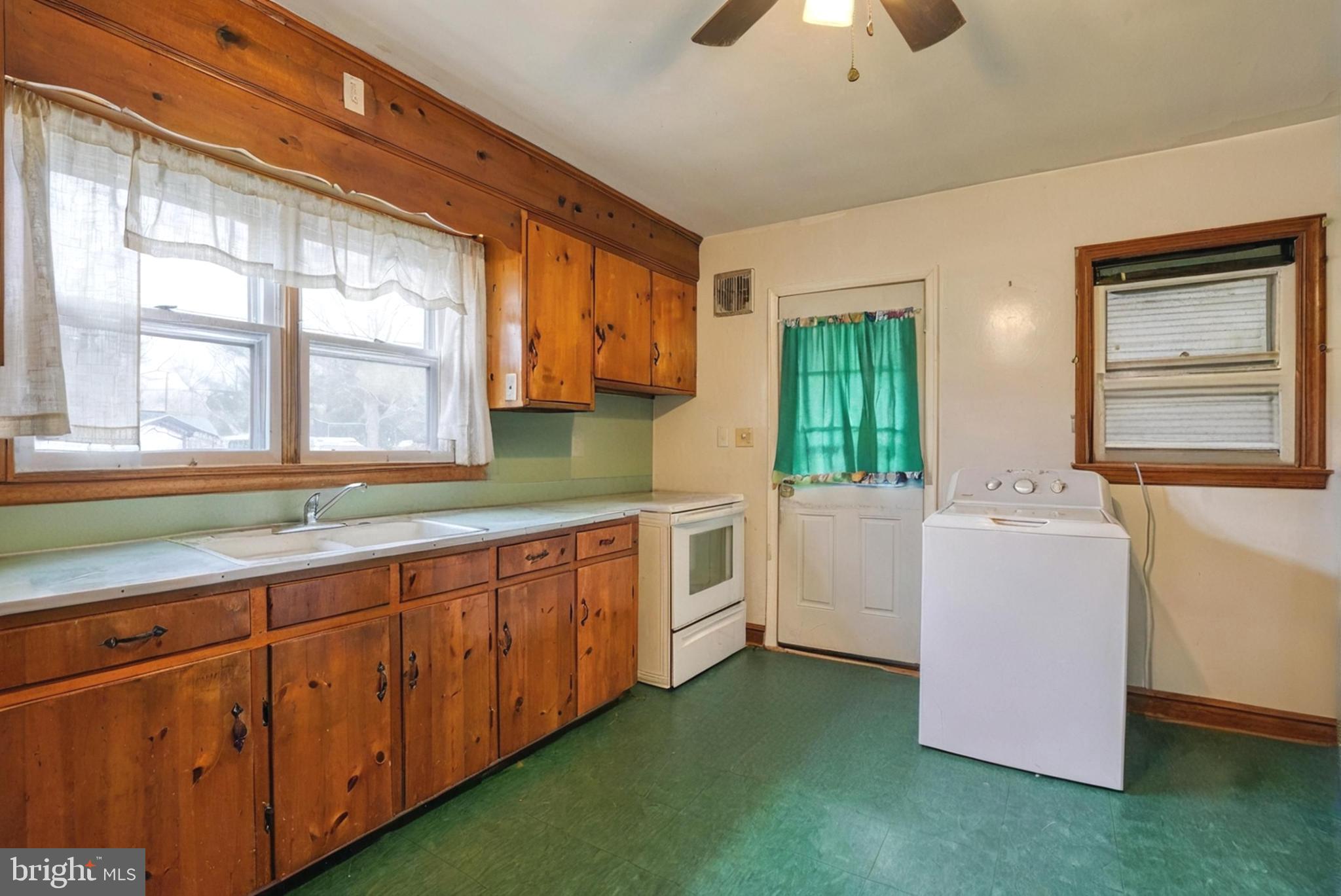 RACE STREET - Residential