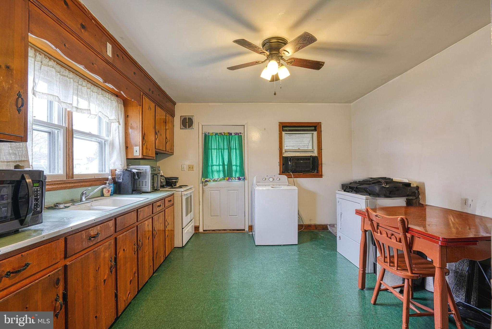 RACE STREET - Residential