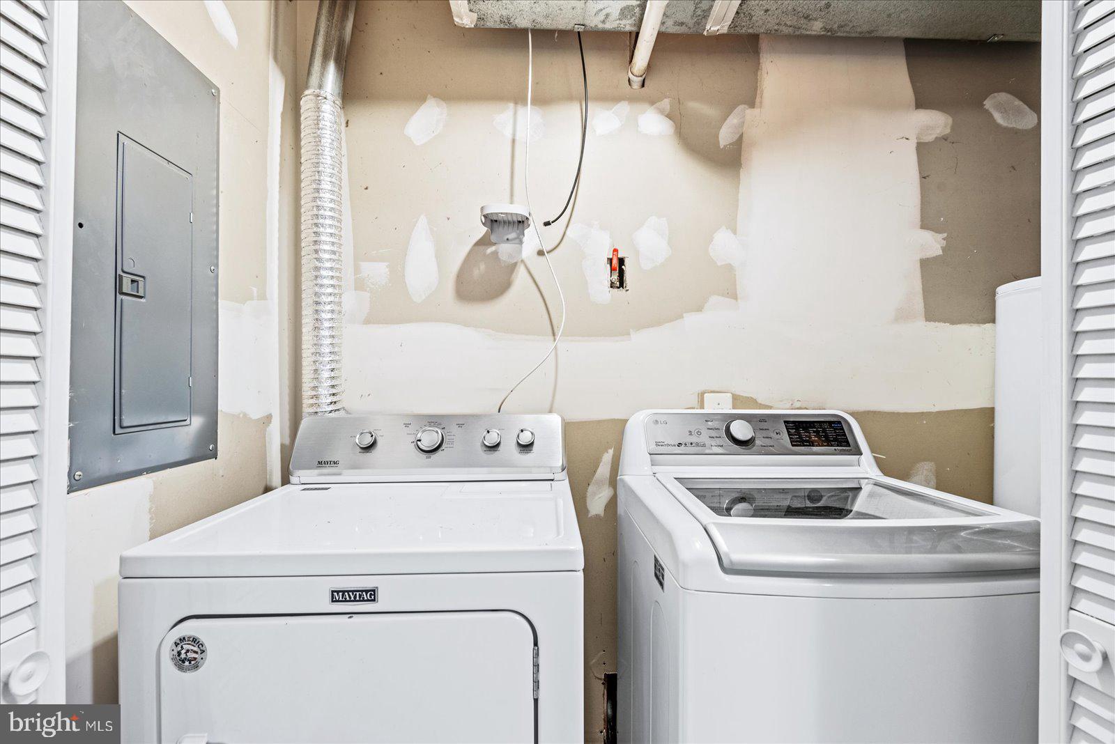 CHARLESTOWN COMMONS - Residential