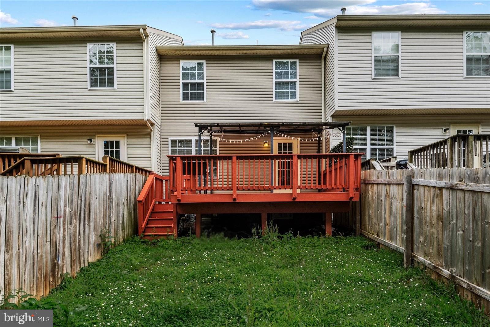 CHARLESTOWN COMMONS - Residential