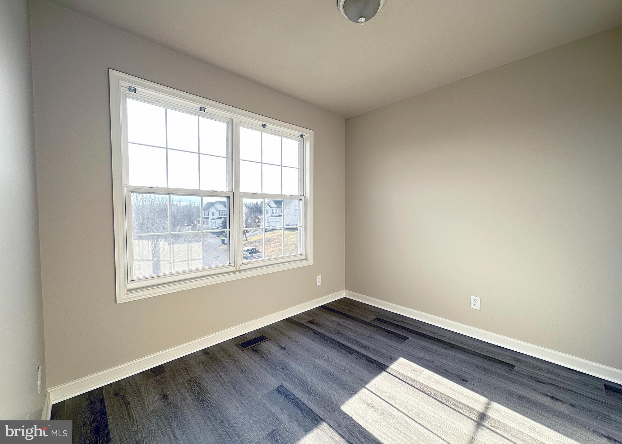 MILLS FARM - Residential