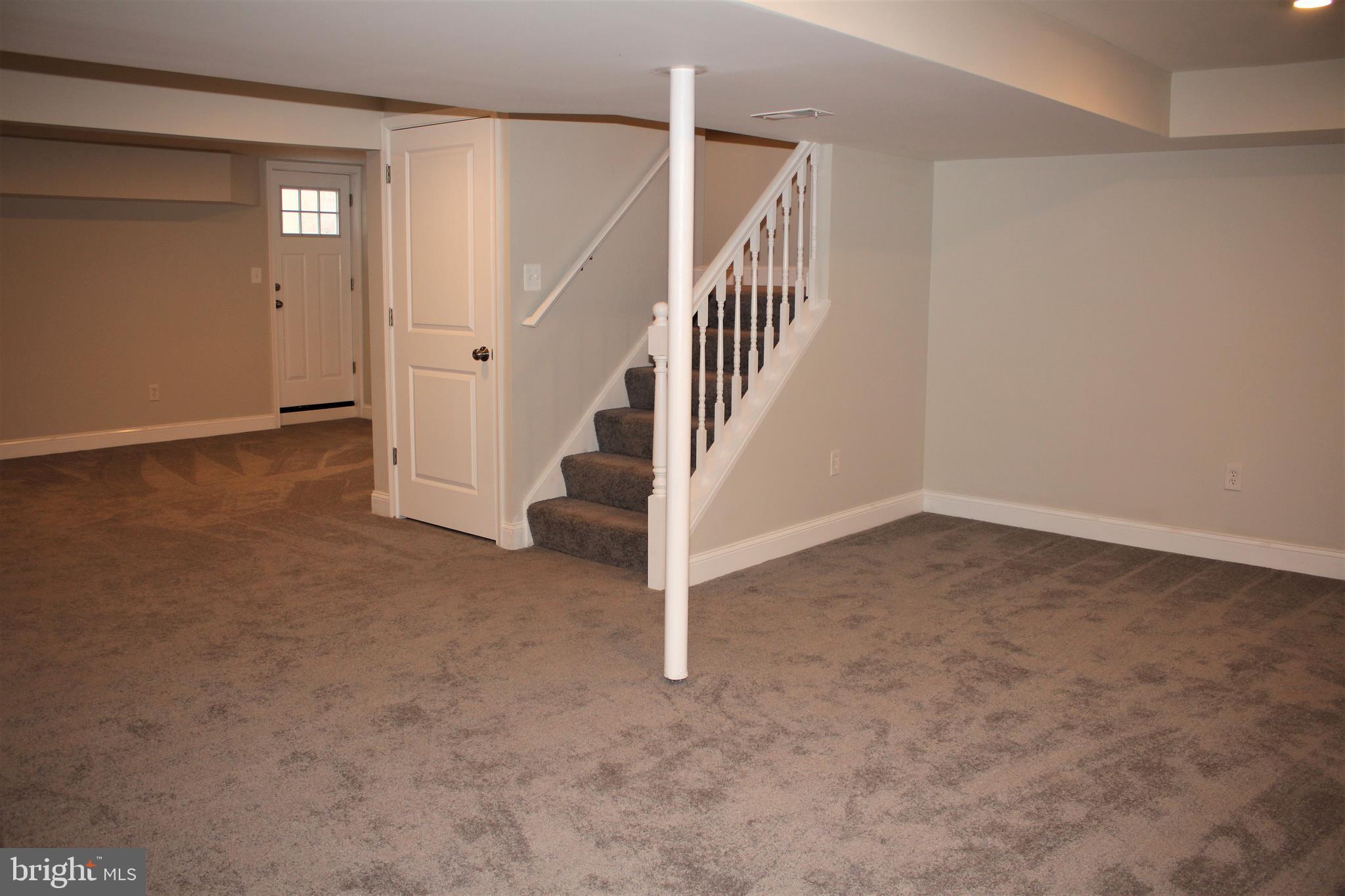 SEVEN COURTS - Residential