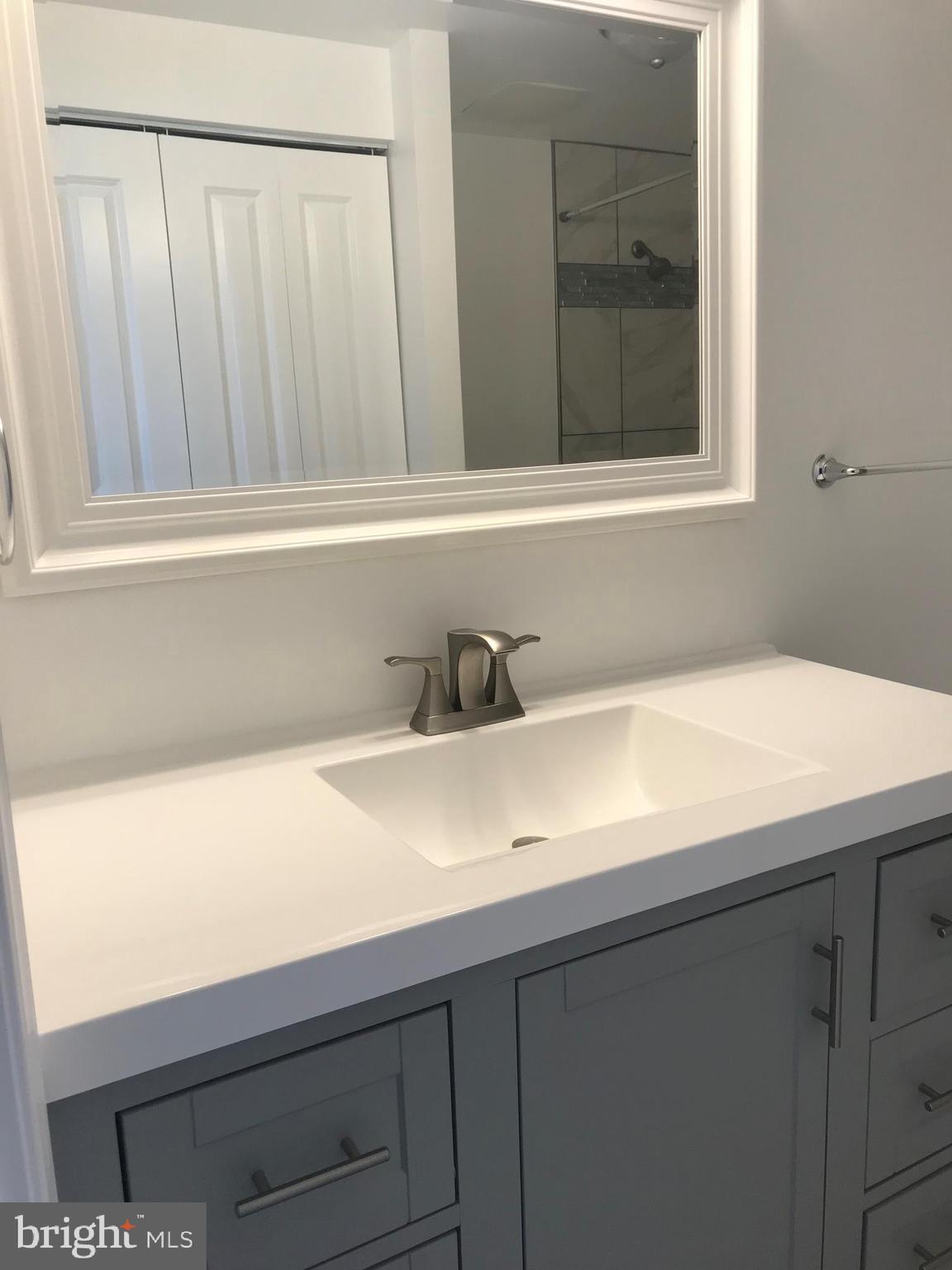 SEVEN COURTS - Residential