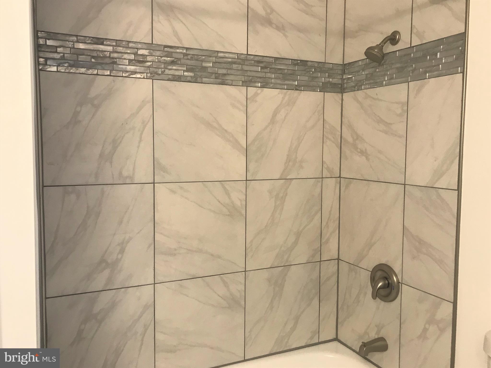 SEVEN COURTS - Residential