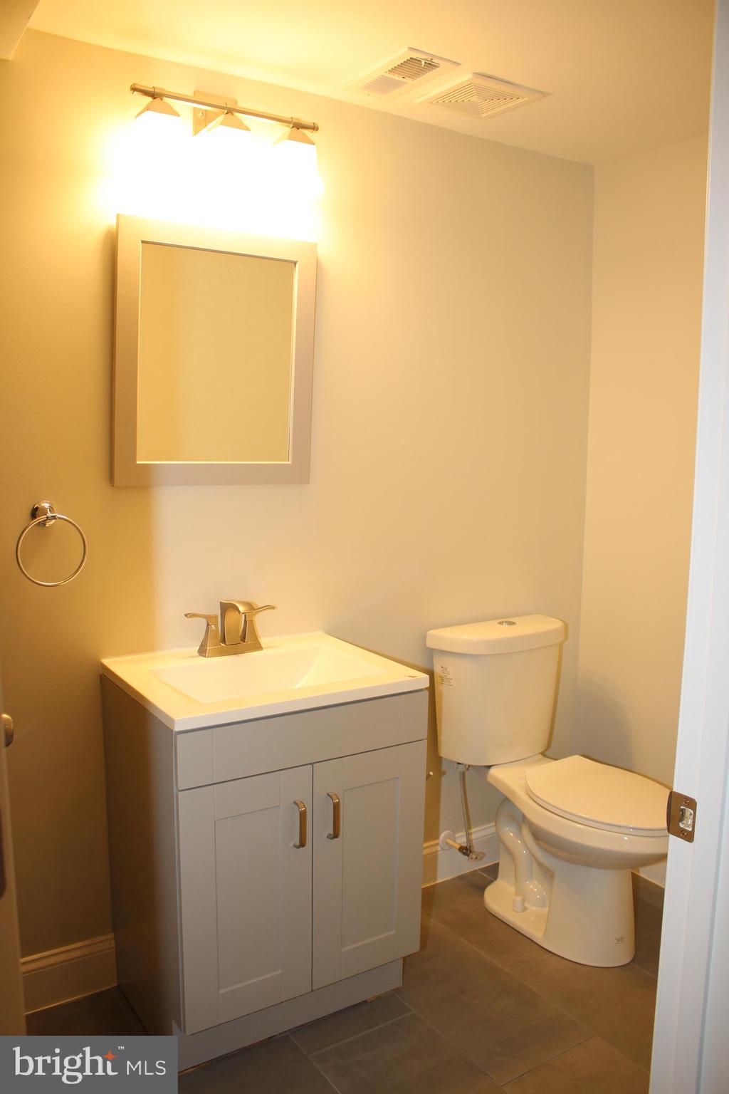 SEVEN COURTS - Residential