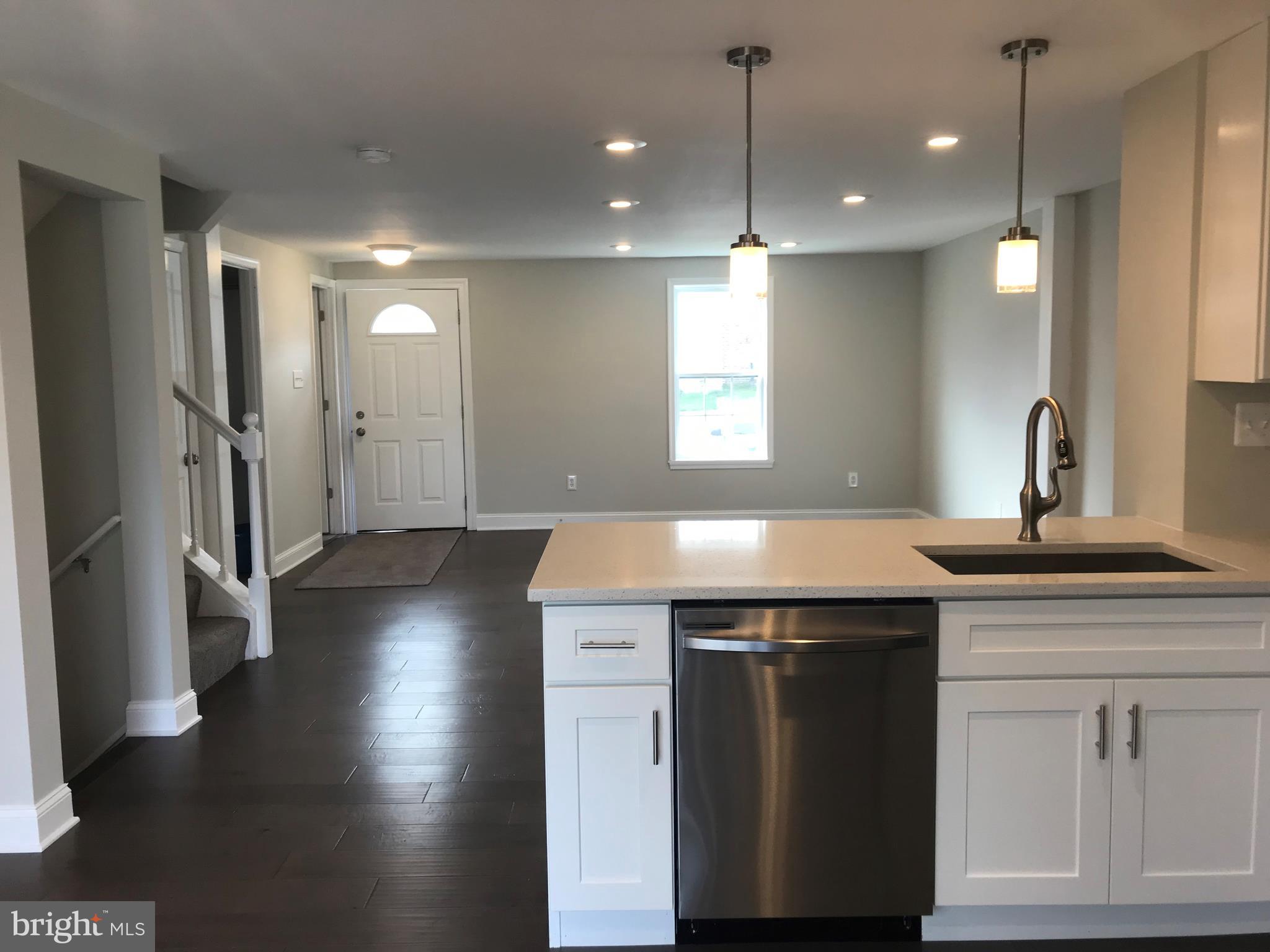 SEVEN COURTS - Residential