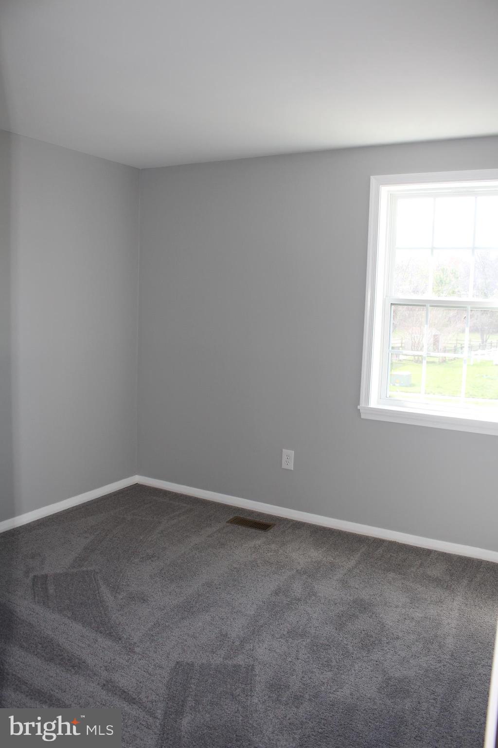 SEVEN COURTS - Residential