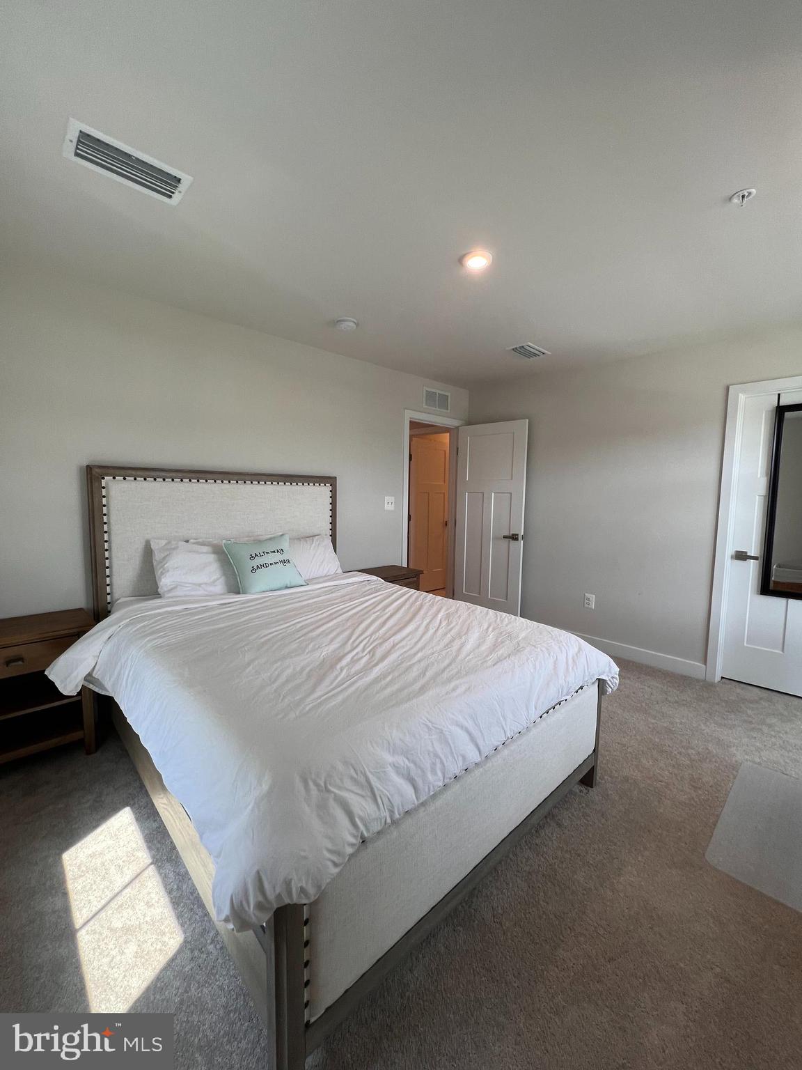 JAMES RUN CARRIAGE HOMES - Residential Lease