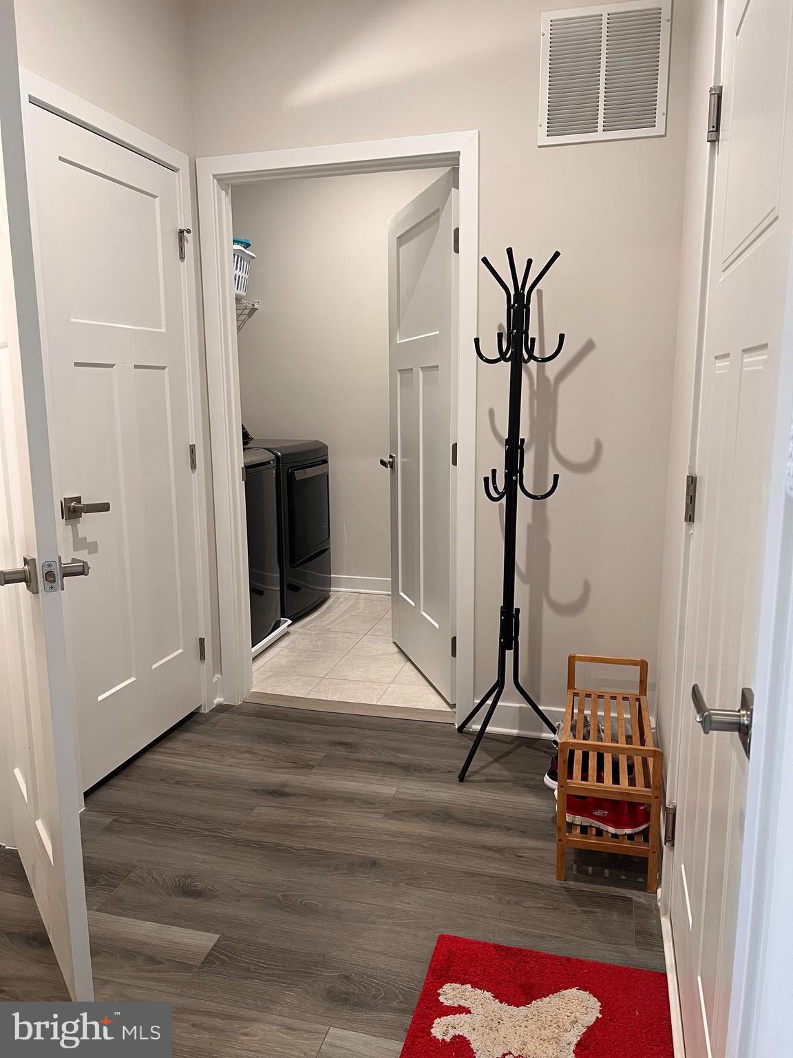 JAMES RUN CARRIAGE HOMES - Residential Lease
