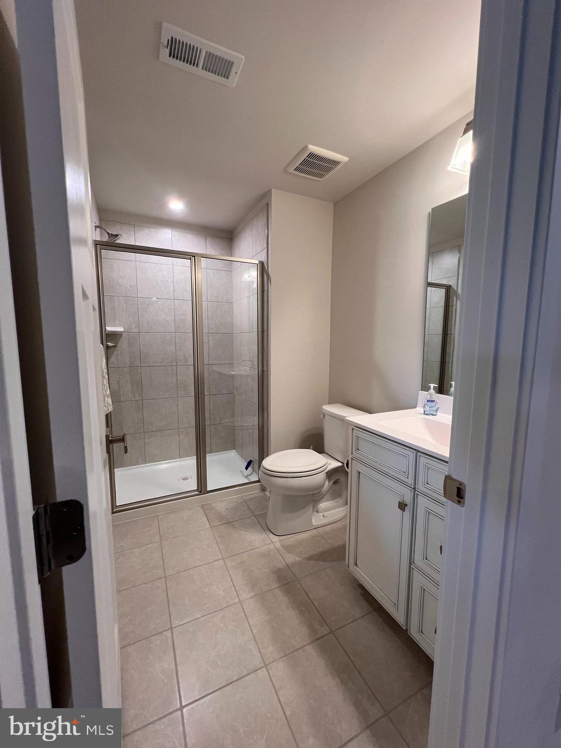 JAMES RUN CARRIAGE HOMES - Residential Lease
