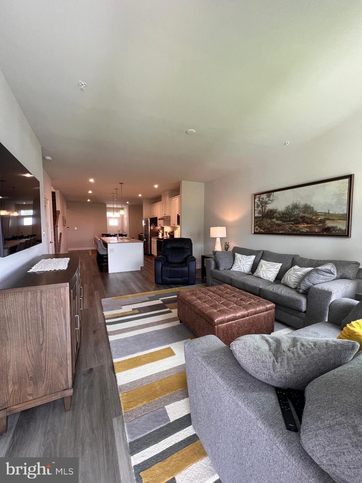 JAMES RUN CARRIAGE HOMES - Residential Lease