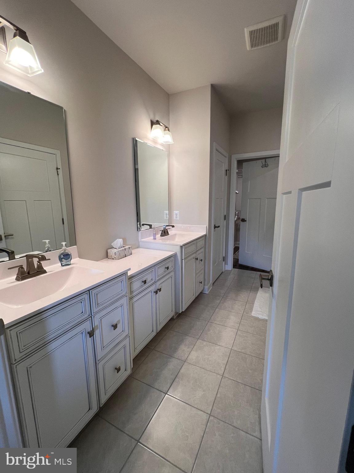 JAMES RUN CARRIAGE HOMES - Residential Lease