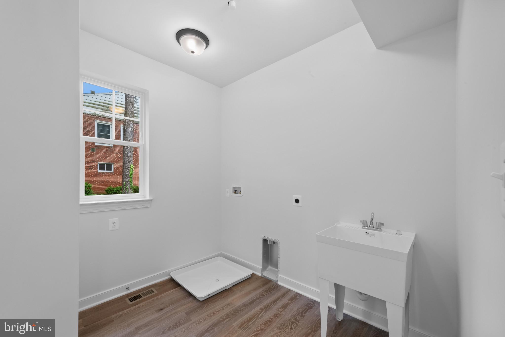 MOUNT WASHINGTON - Residential