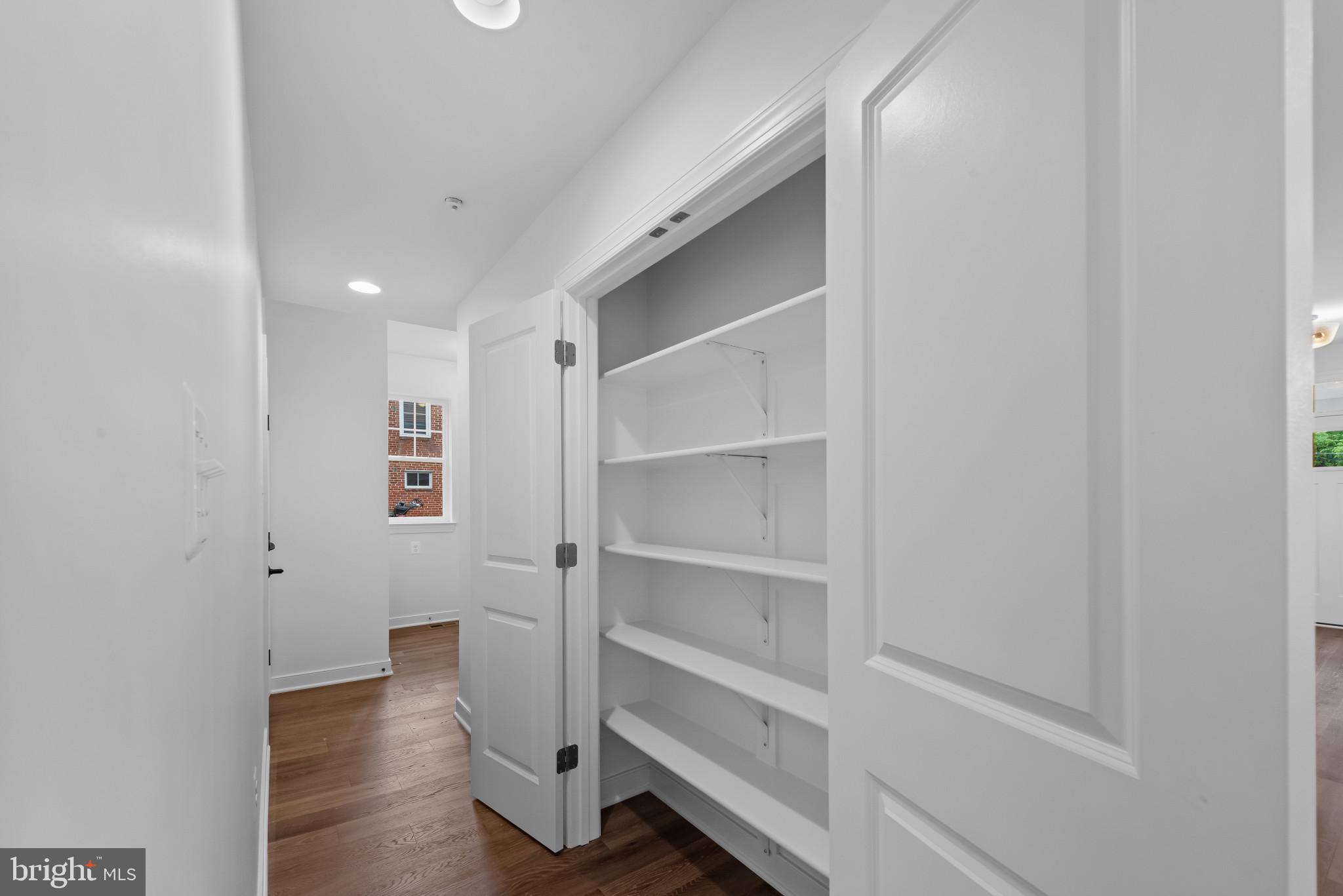MOUNT WASHINGTON - Residential