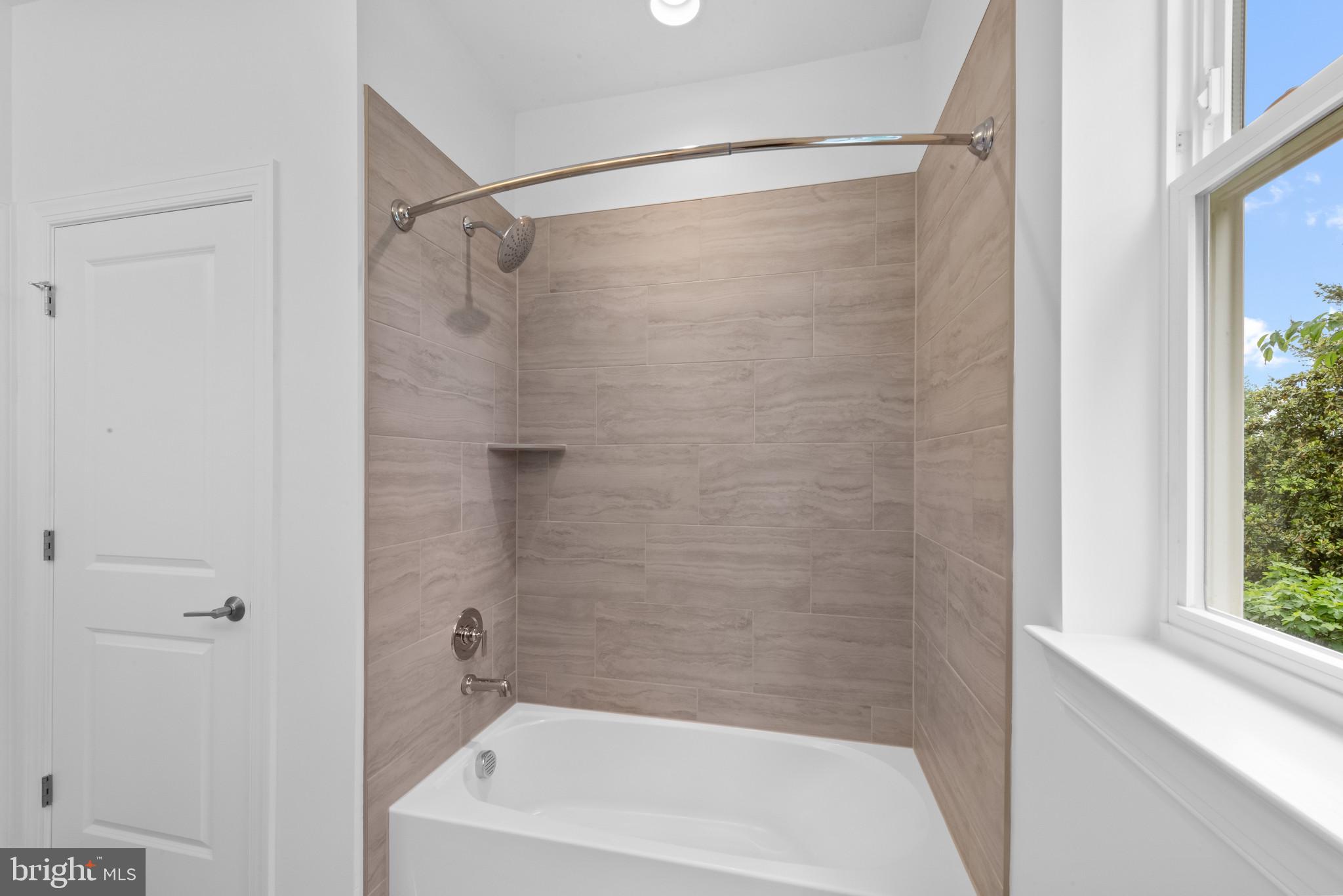 MOUNT WASHINGTON - Residential