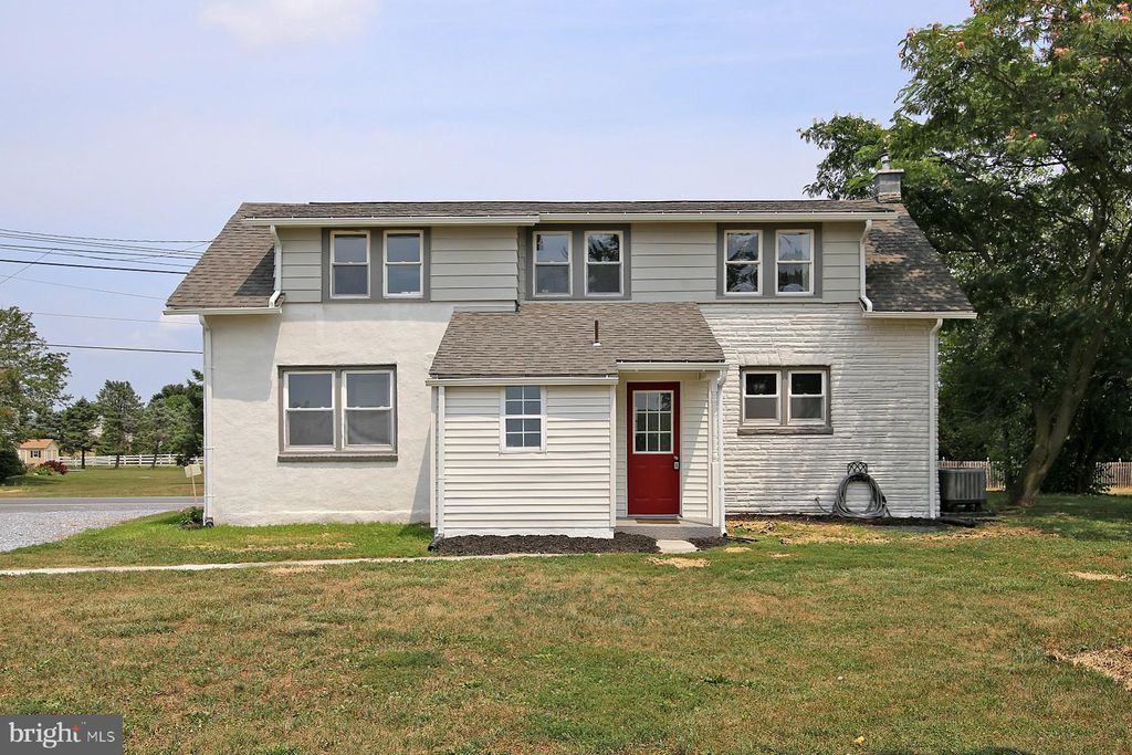 Photo of 1604 S Colebrook Road, Manheim, PA 17545 (MLS # PALA2053184)