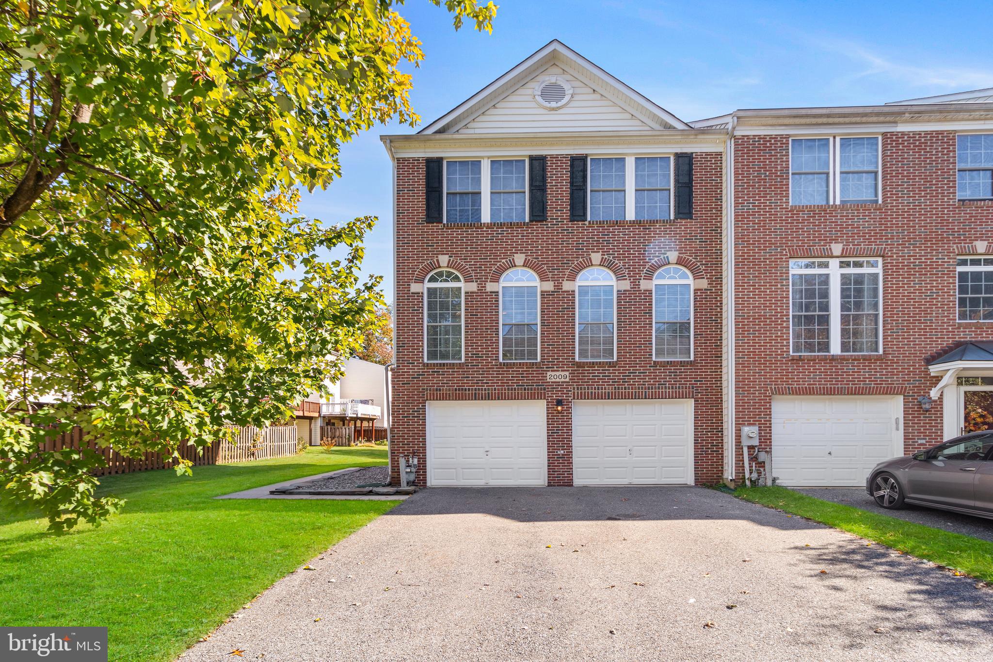 CROFTON MANOR - Residential