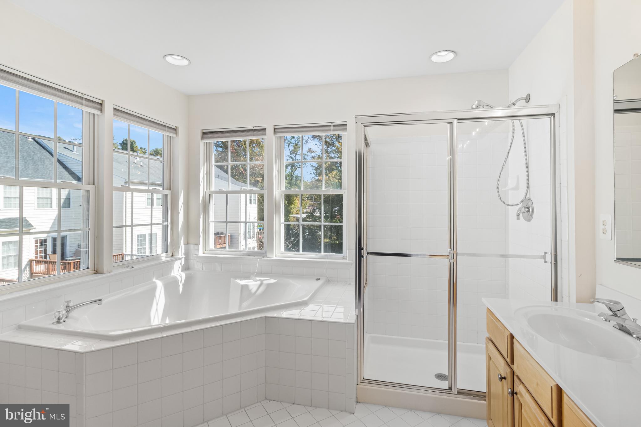 CROFTON MANOR - Residential