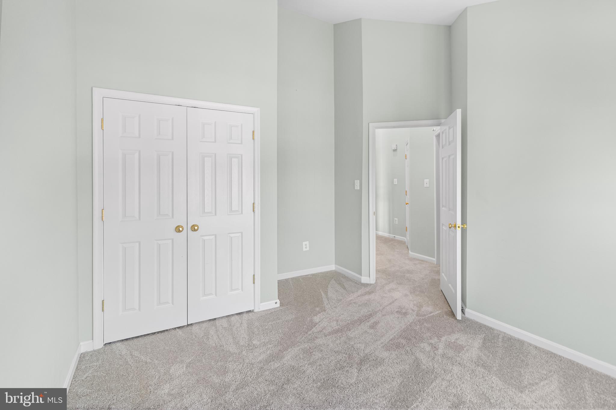 CROFTON MANOR - Residential