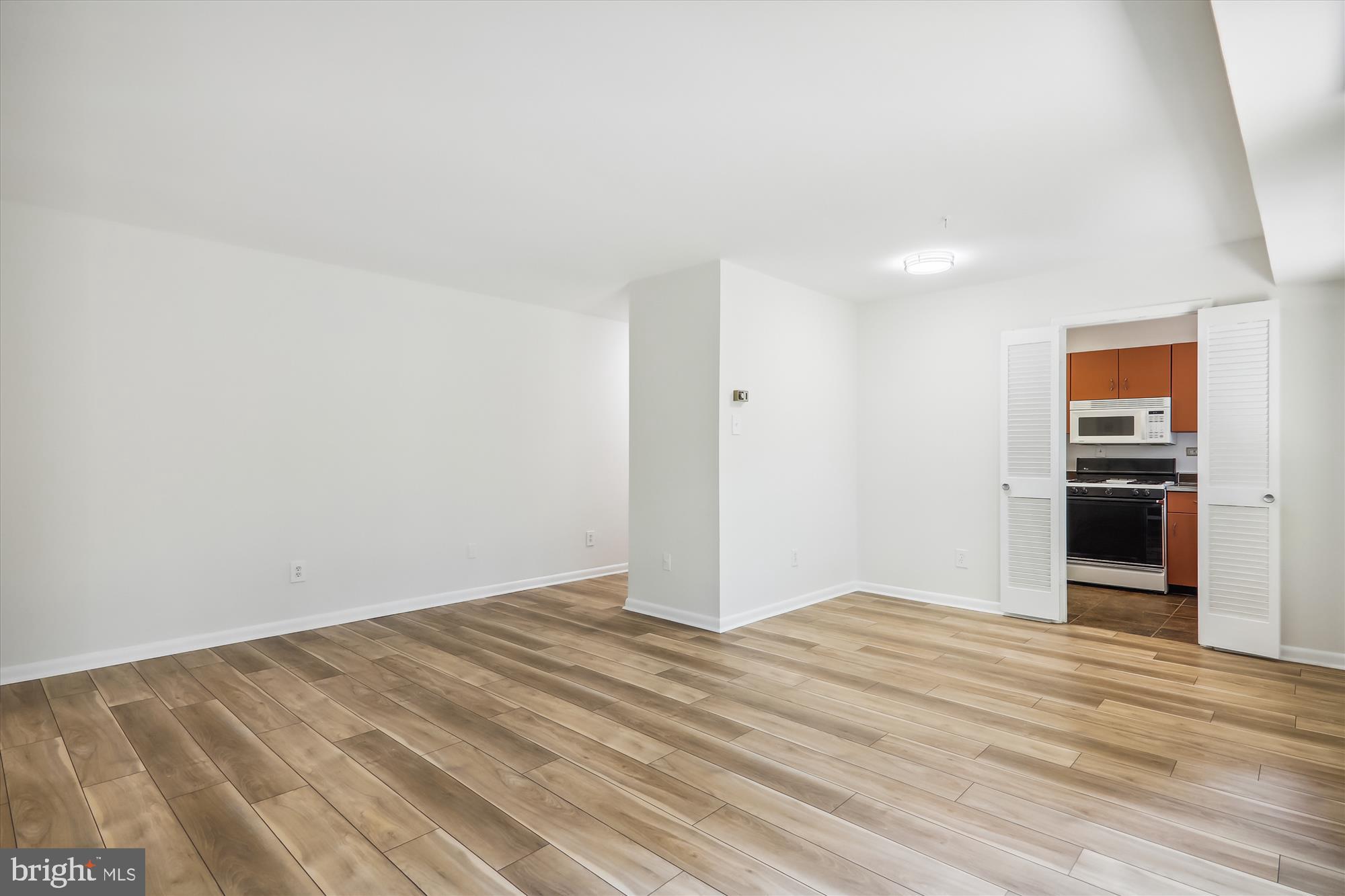 PARKSIDE CONDOMINIUMS - Residential