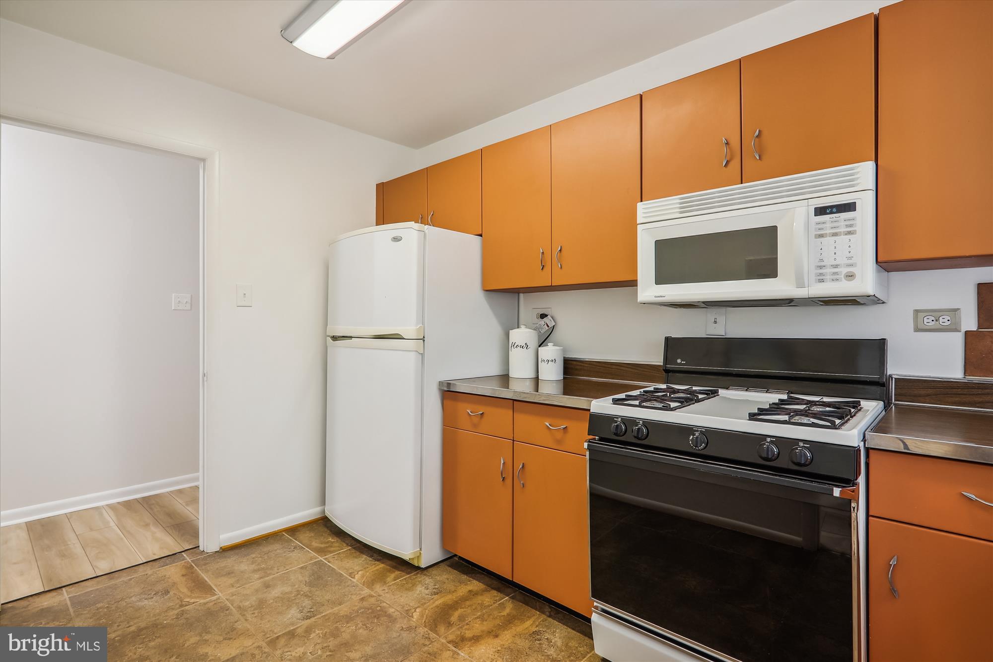 PARKSIDE CONDOMINIUMS - Residential