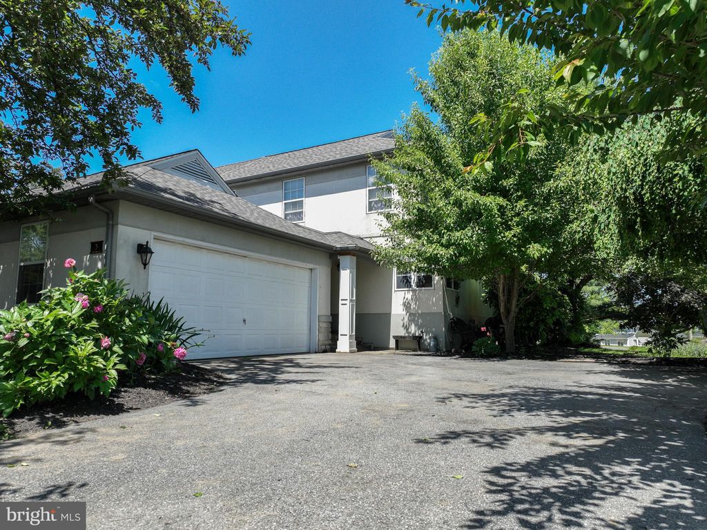 Photo of 3 Laurelgate Place, MILLERSVILLE, PA 17551 (MLS # PALA2089182)